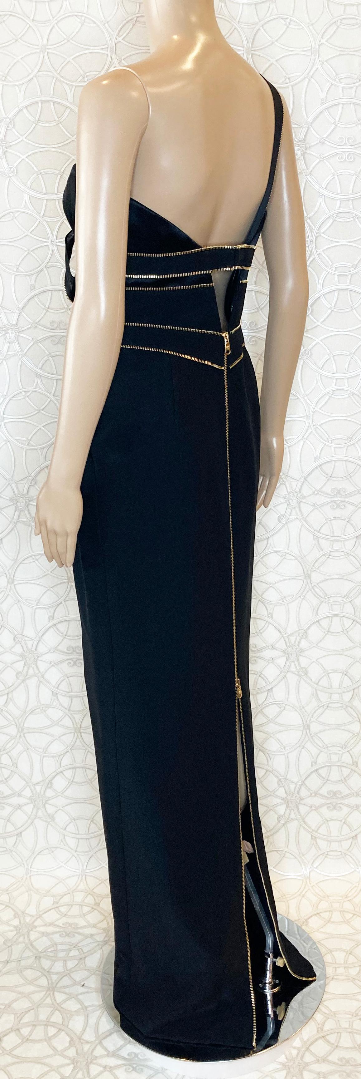 S/2009 L# 30 VERSACE ONE SHOULDER BLACK SILK LONG DRESS GOWN With HEART 42 - 6 For Sale 2