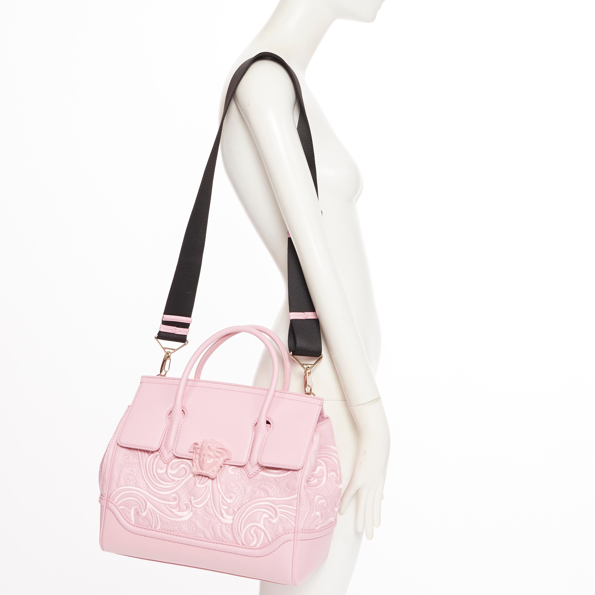 new VERSACE Palazzo Empire pink leather embroidery Medusa flap shoulder bag
Brand: Versace
Designer: Donatella Versace
Model Name / Style: Palazzo Empire
Material: Leather; calf leather
Color: Pink
Pattern: Abstract; baroque floral
Lining material: