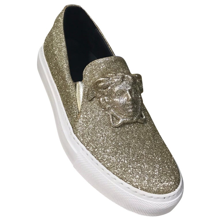 New Versace Palazzo Low-Top Sneakers In Gold Glitter 37.5 - 7.5 For Sale at  1stDibs | new versace sneakers, glitter versace trainers, versace glitter  shoes