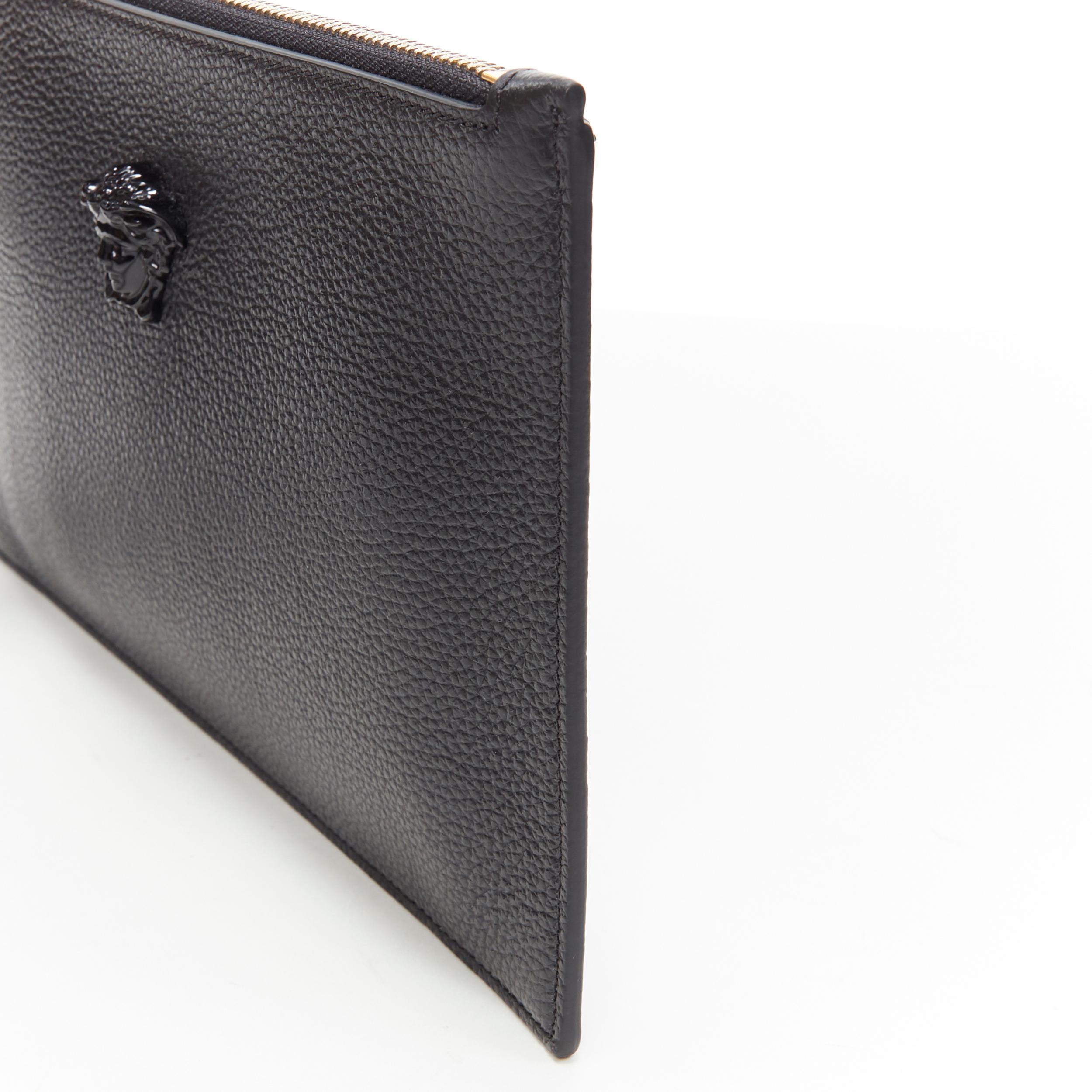 Donna nuovo VERSACE Palazzo Medusa nero in pelle di ciottoli, pochette da polso con zip superiore