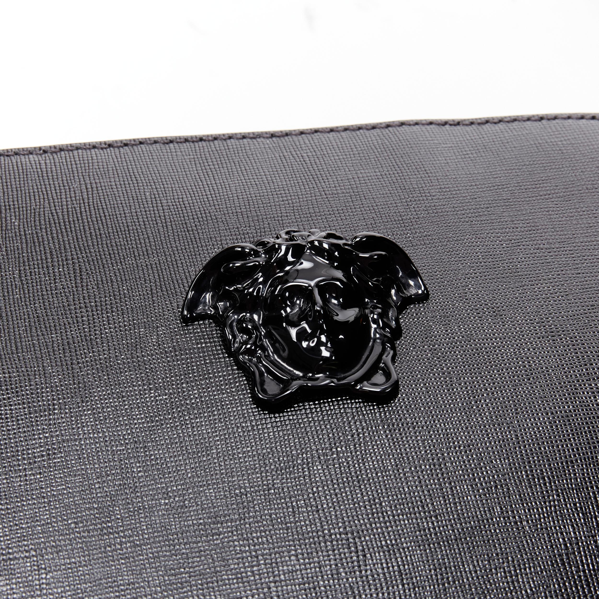new VERSACE Palazzo Medusa black saffiano top zip medium crossbody camera bag In New Condition In Hong Kong, NT