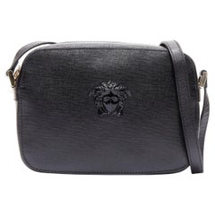 Neue neue VERSACE Palazzo Medusa schwarze mittelgroße Crossbody Kameratasche mit Reißverschluss