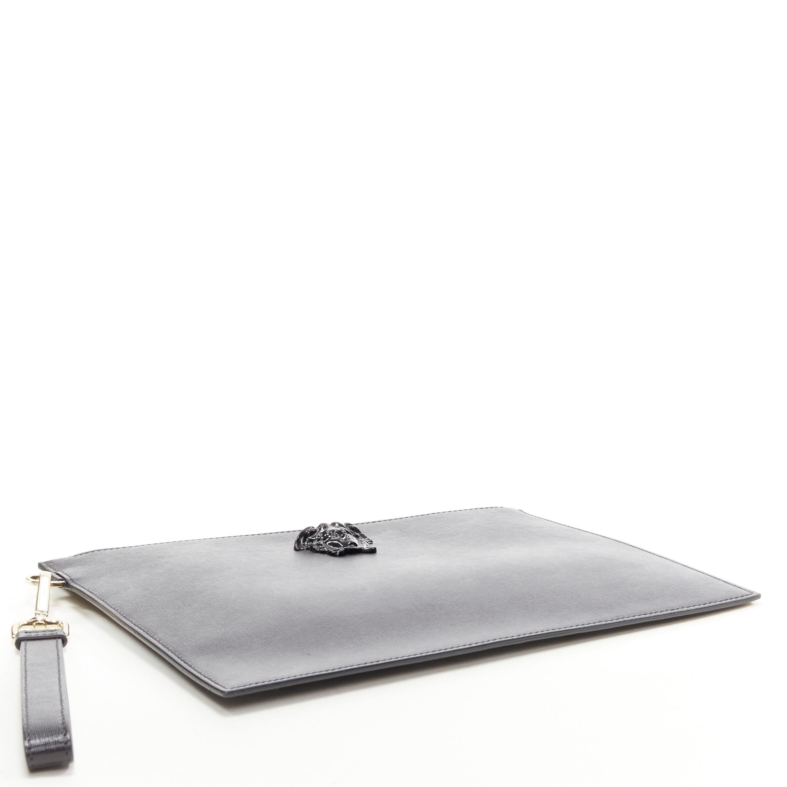 new VERSACE Palazzo Medusa emblem black saffiano leather zip pouch clutch In New Condition In Hong Kong, NT