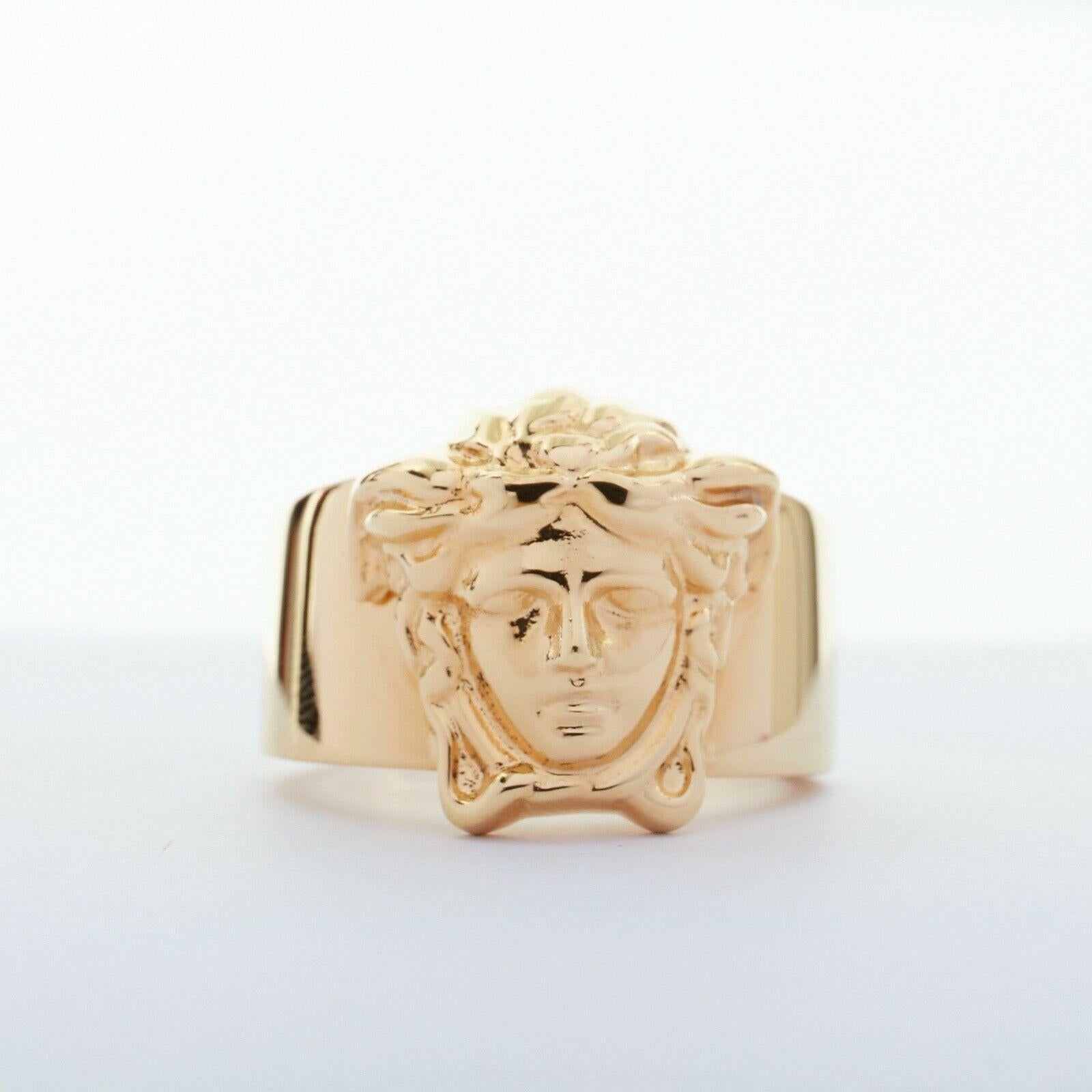 new VERSACE Palazzo Medusa head gold plated signature simple band ring 9 In Good Condition In Hong Kong, NT