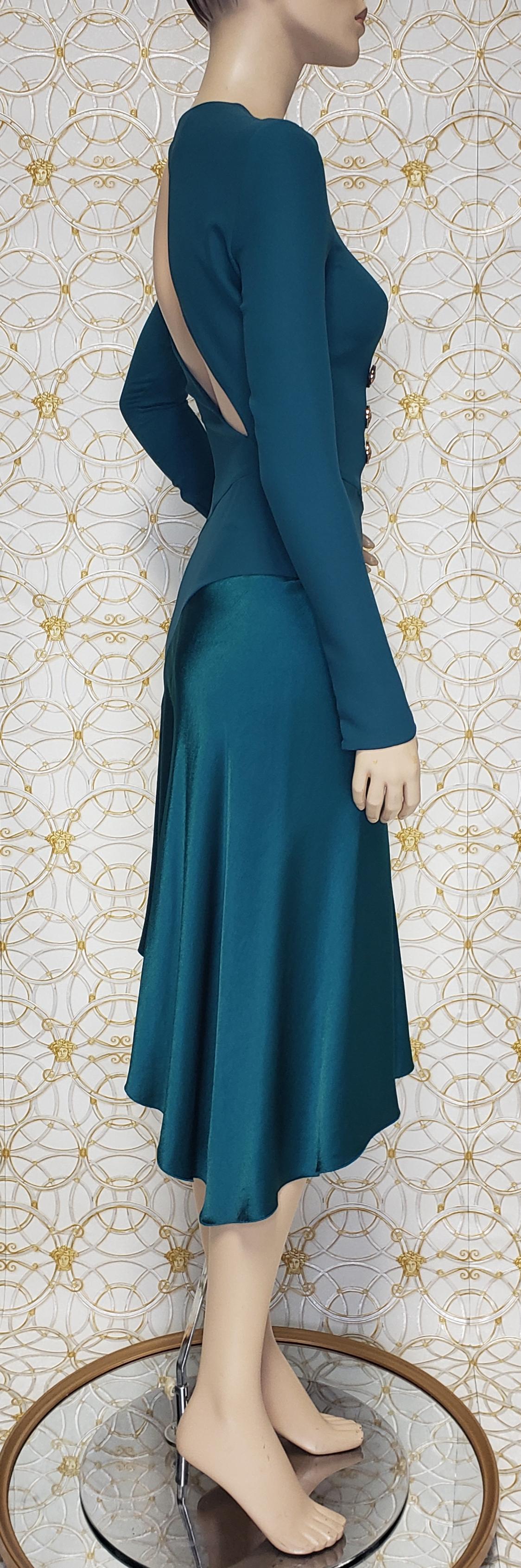 Neu Versace Petrolblaues, militärisch inspiriertes Kleid aus Seide im Angebot 4