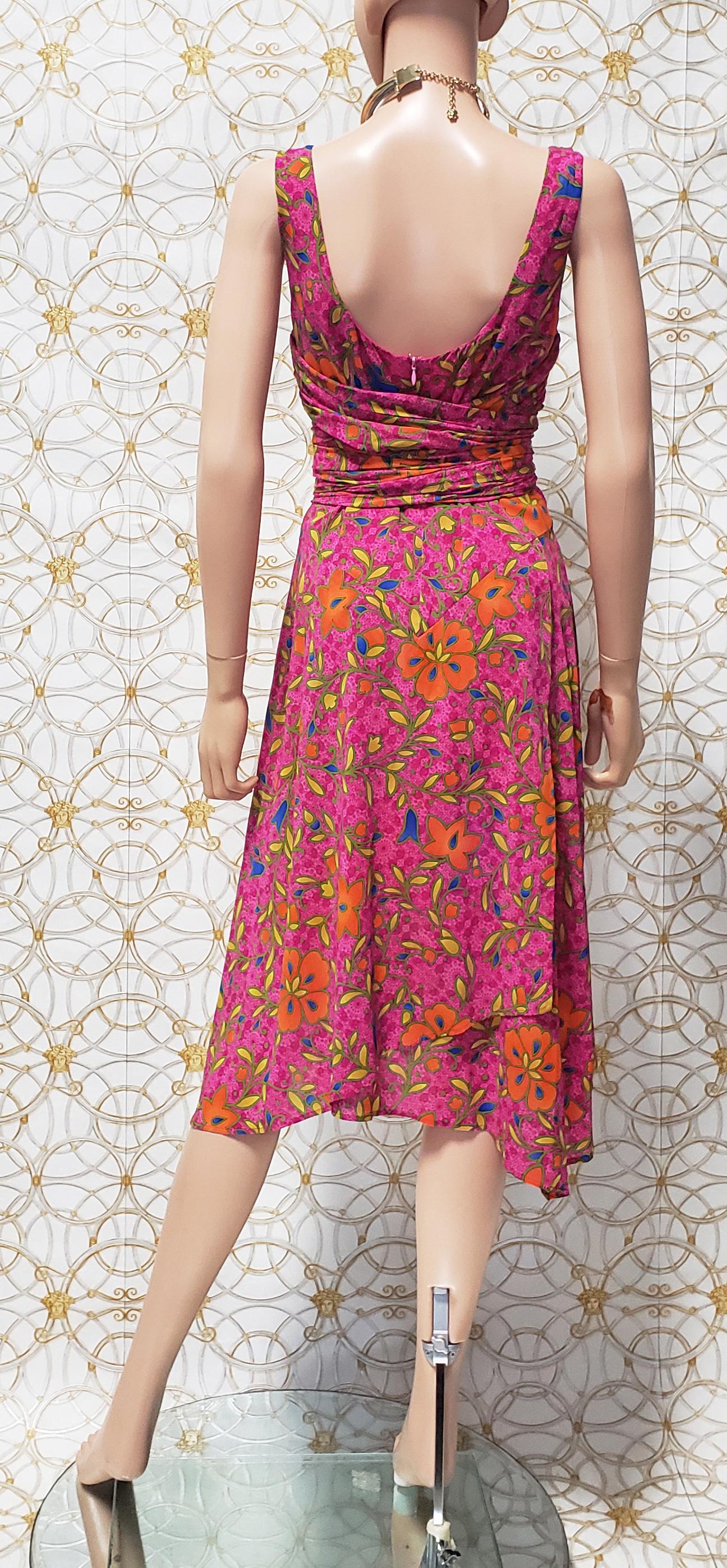 Women's NEW VERSACE PINK FLORAL PRINT SILK Dress 44 - 10 For Sale