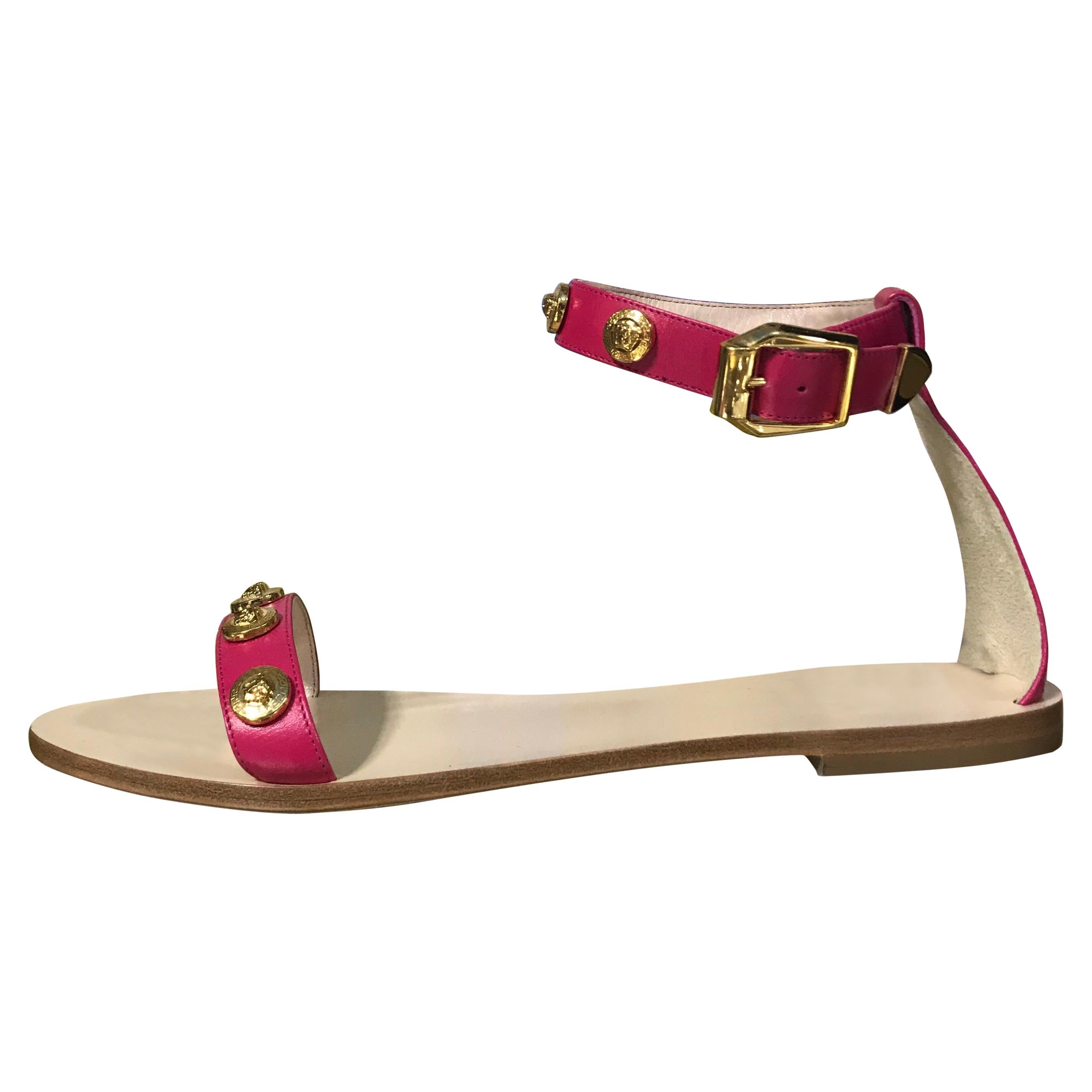 New VERSACE pink leather flat sandals 39 - 9 For Sale