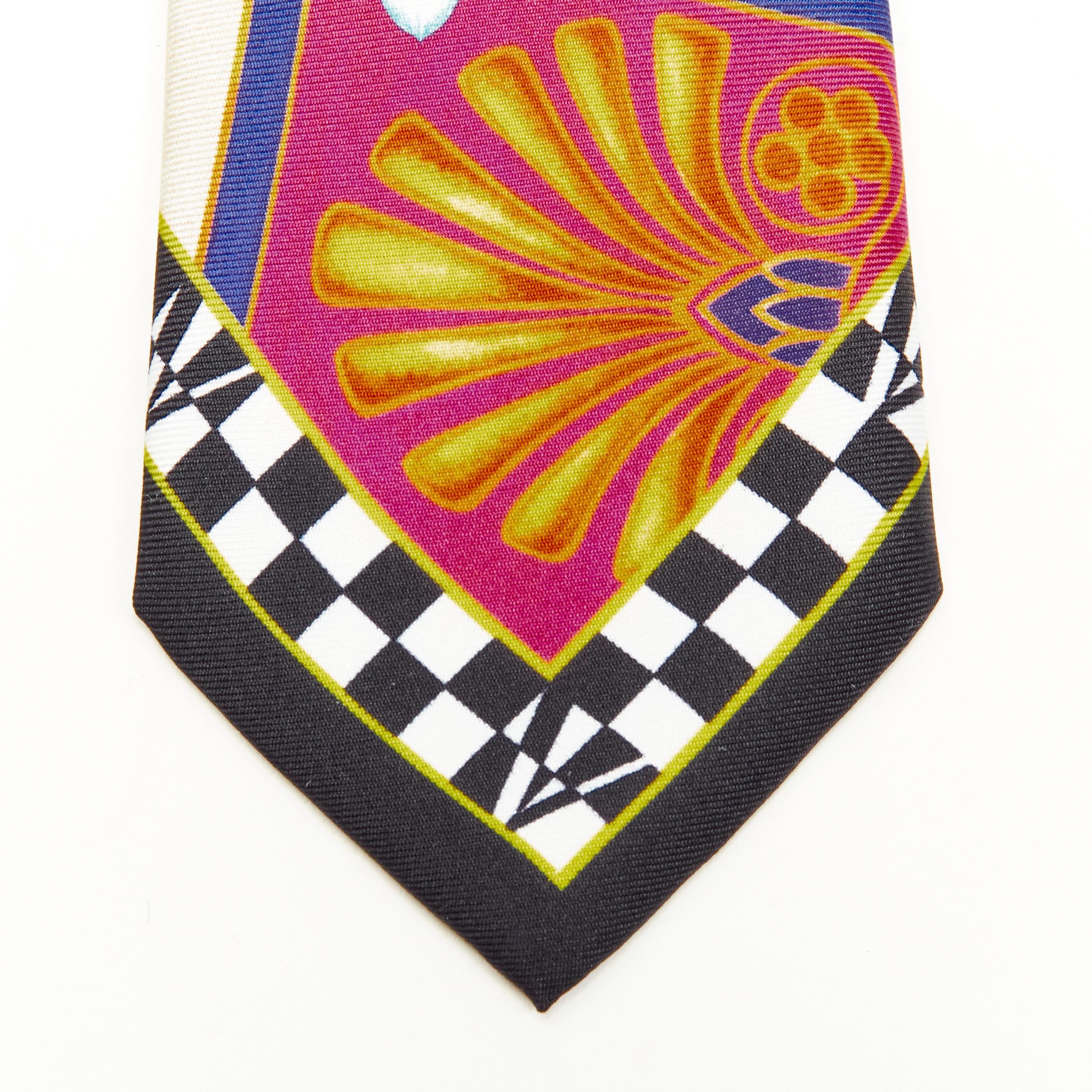 new VERSACE Pop Temple Vintage Tribute print silk tie ICR7001 A236195 A7000 
Reference: TGAS/C00260 
Brand: Versace 
Designer: Donatella Versace 
Collection: Pop Temple 
Material: Viscose 
Color: Multicolour 
Pattern: Abstract 
Estimated Retail