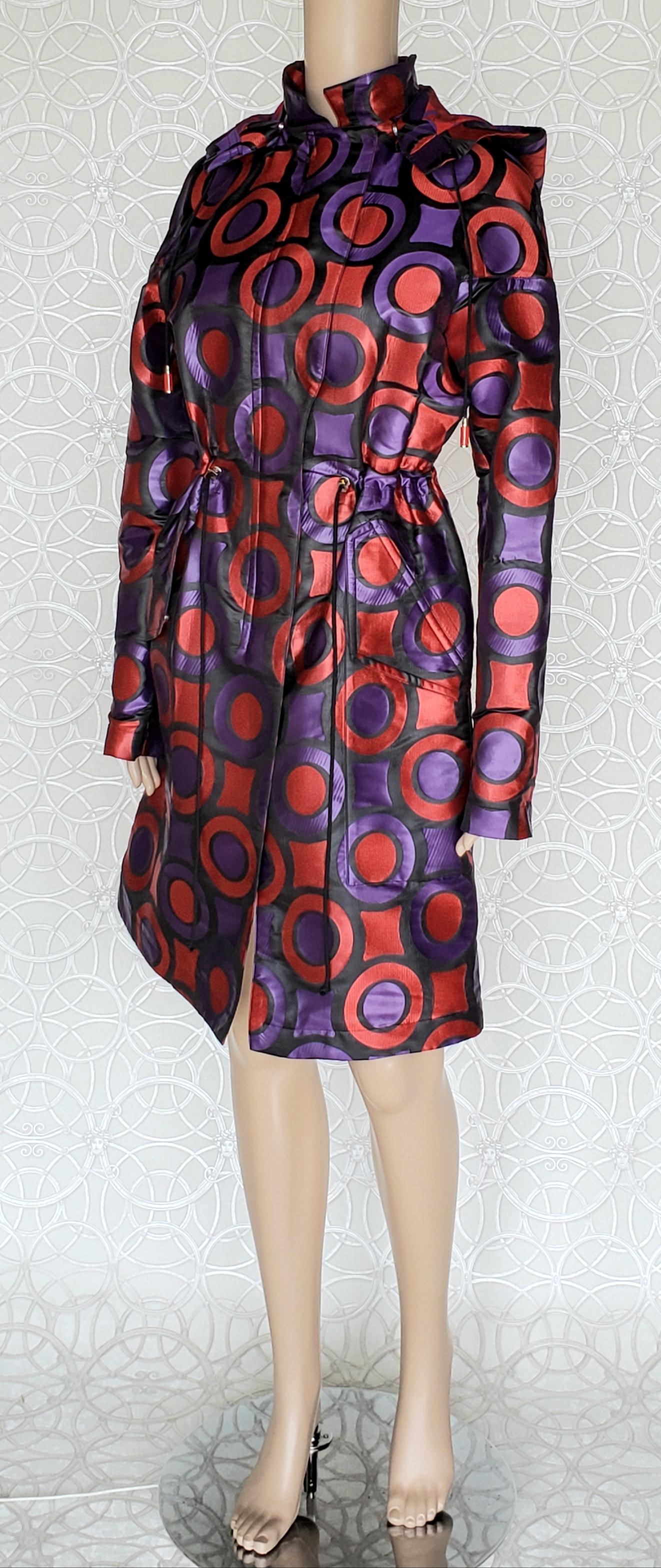 New VERSACE Purple Red Geometric Print Textured Jacquard Trench Coat with Hood For Sale 3