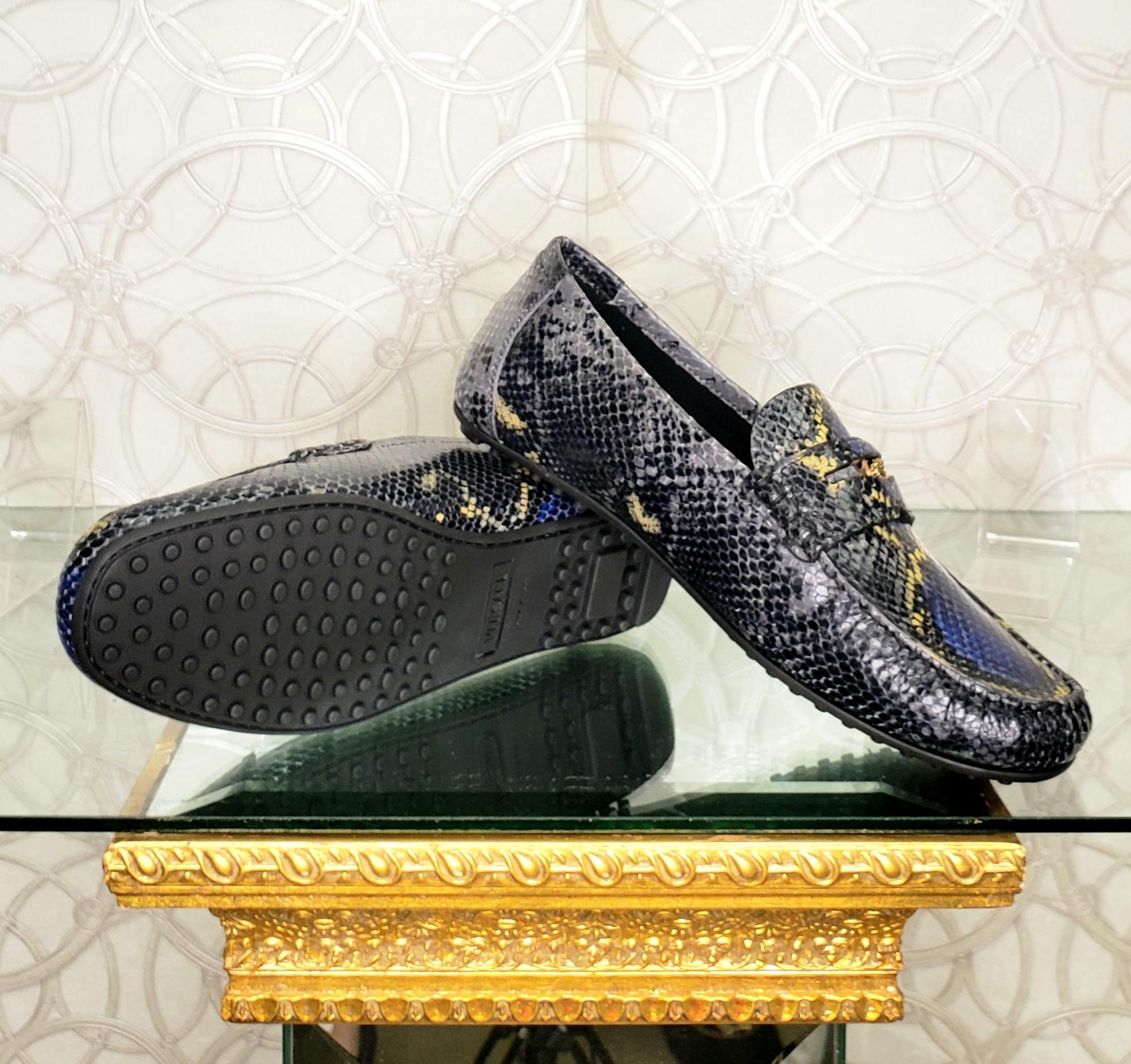 Neu VERSACE PYTHON PRINT LEATHER LOAFERS 42.5 - 9.5 (Schwarz)