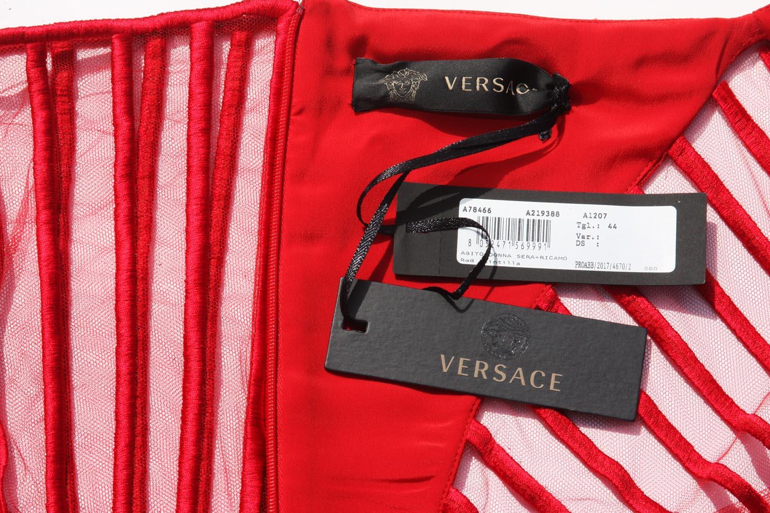 New Versace Red NettedTulle Embroidery High Slit Long Dress Gown It. 44 - US 10  In New Condition For Sale In Montgomery, TX