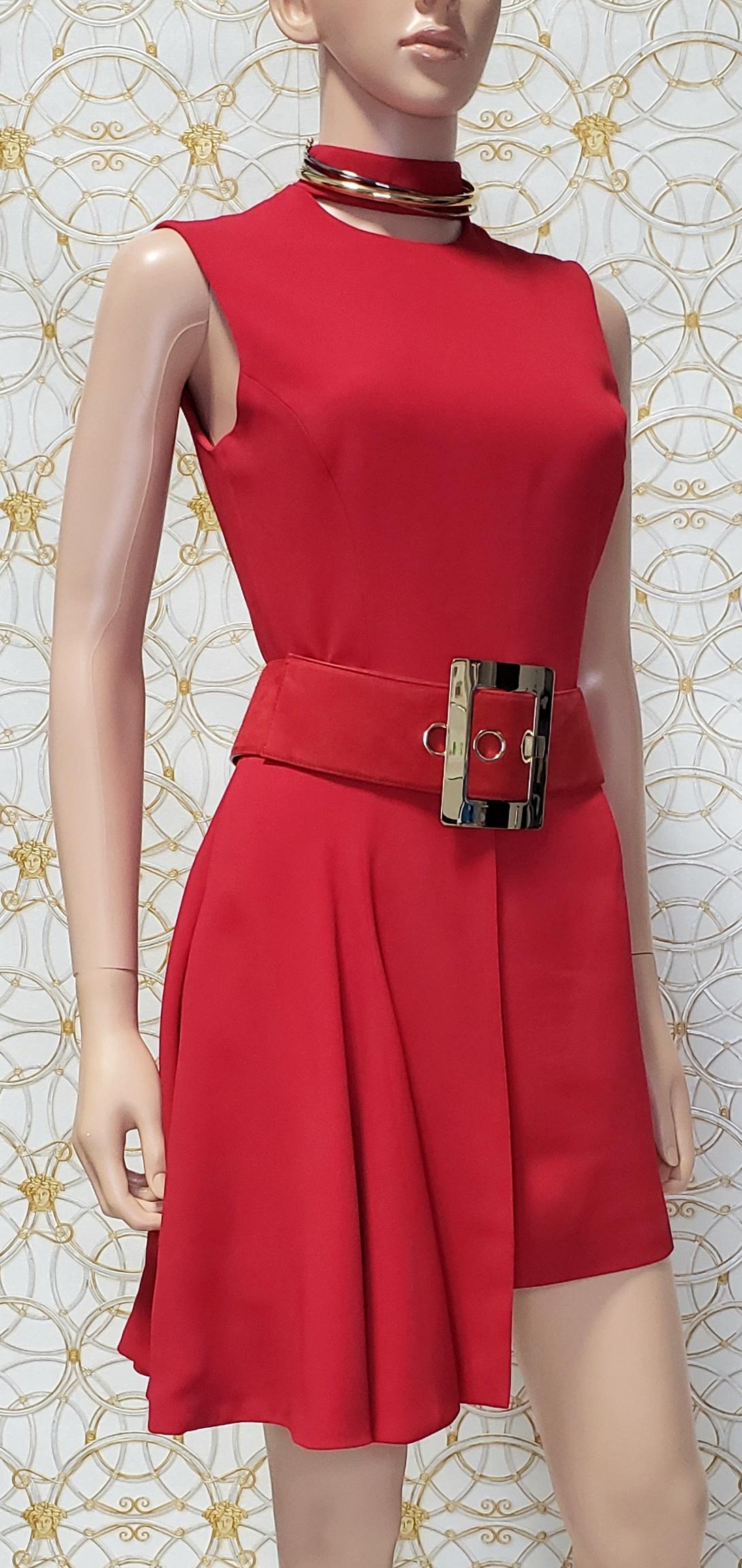 NEW VERSACE RED SILK DRESS AS SEEN ON IRYNA and REESE 38 - 2 For Sale 5