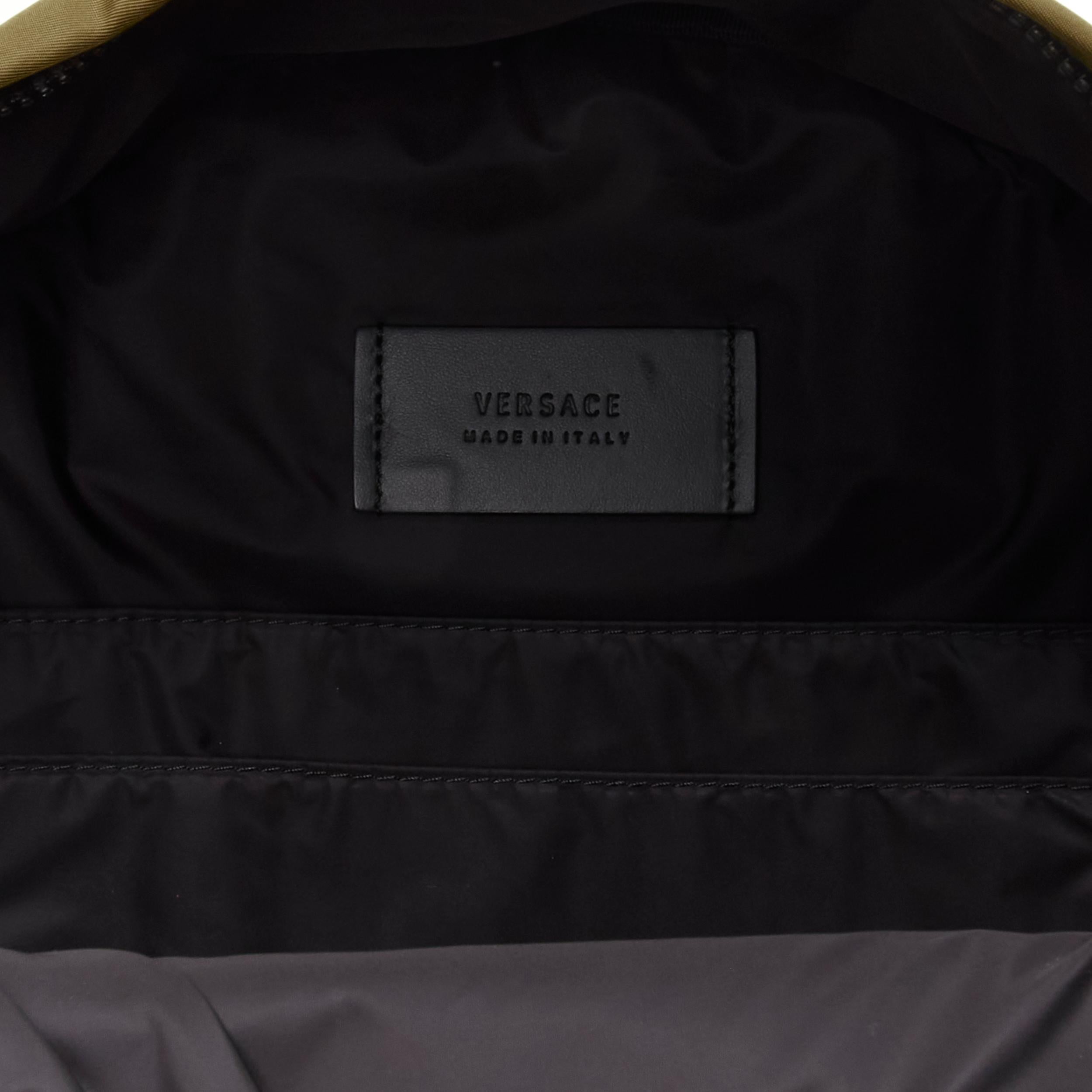 nueva mochila VERSACE Reflective Logo verde nylon naranja correa Greca 6