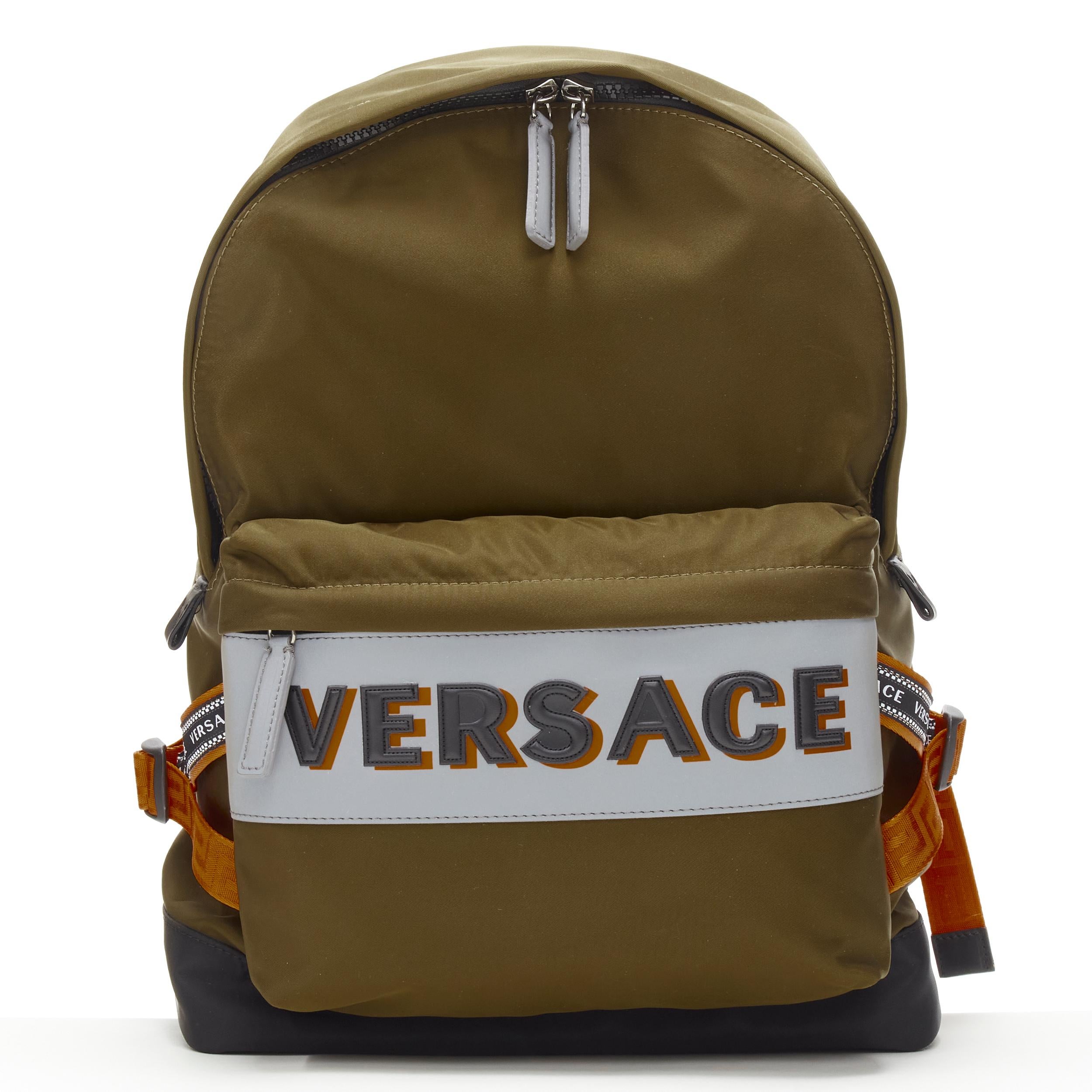 nueva mochila VERSACE Reflective Logo verde nylon naranja correa Greca Marrón
