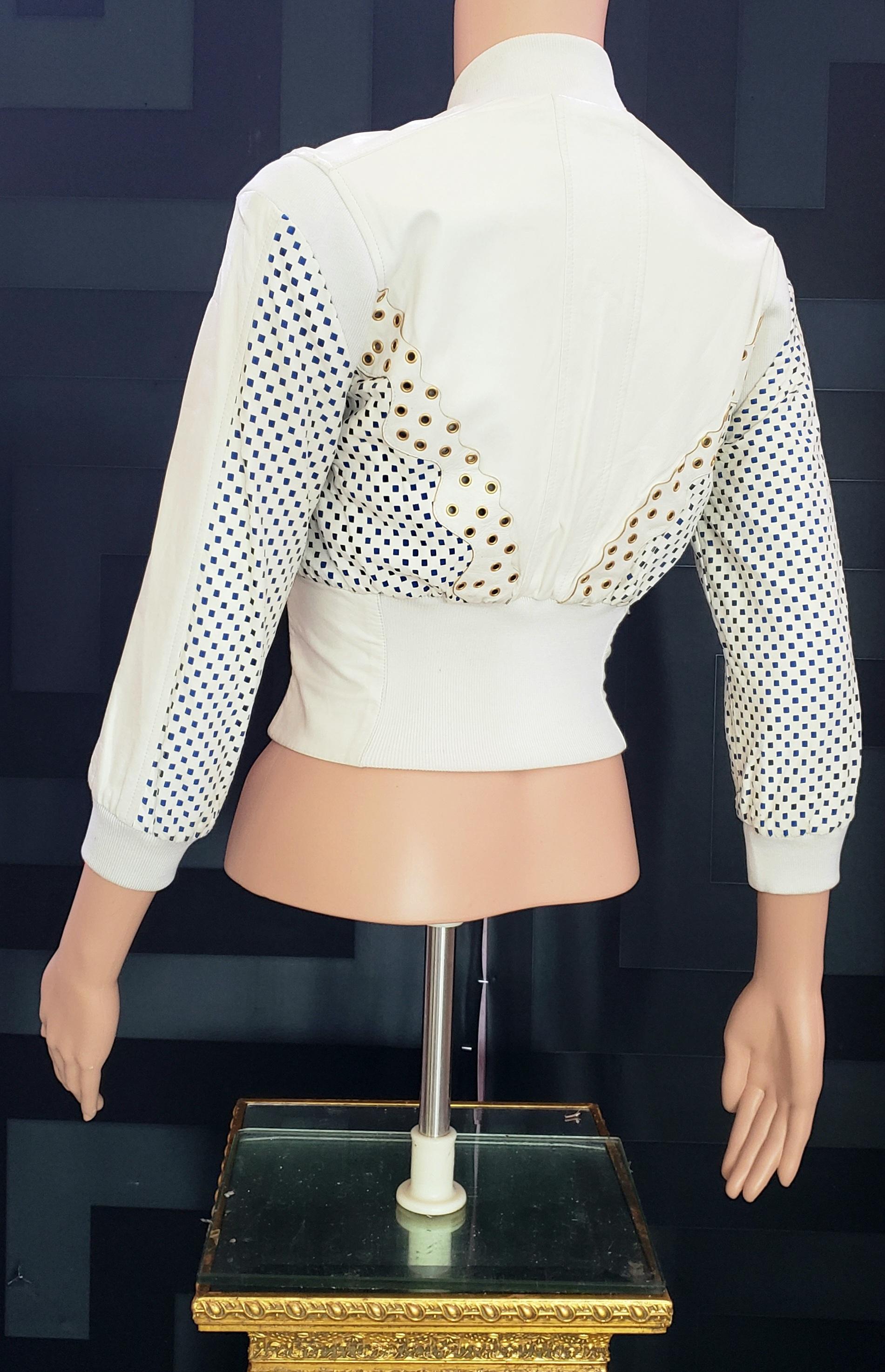 NEW VERSACE RESORT 2012 LOOK#16 CROPPED LEATHER WHITE ZIPPER JACKET Sz 38 - 2 For Sale 3