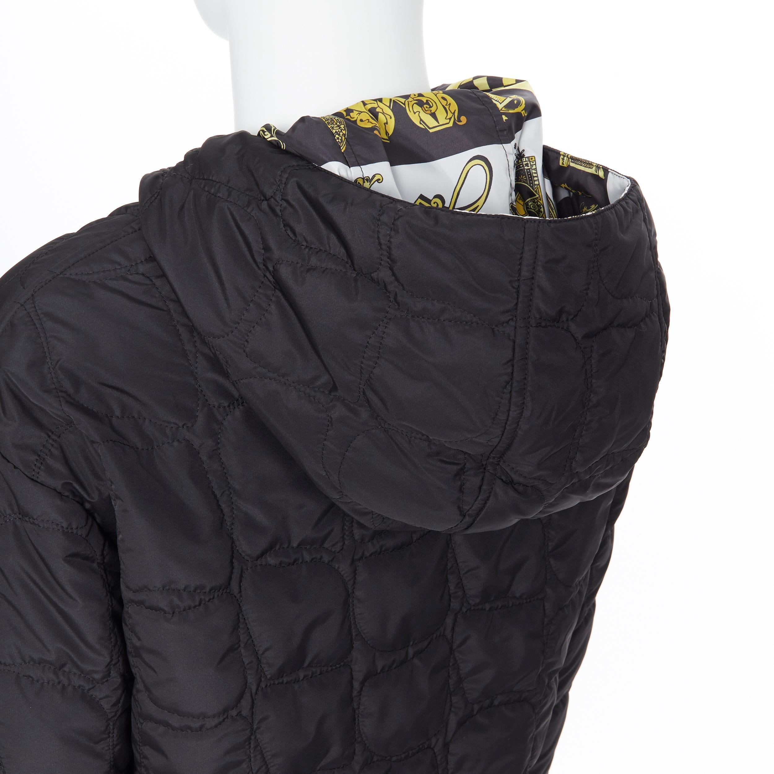 new VERSACE Reversible Baroque Alphabet black gold print quilted jacket IT54 2XL For Sale 3