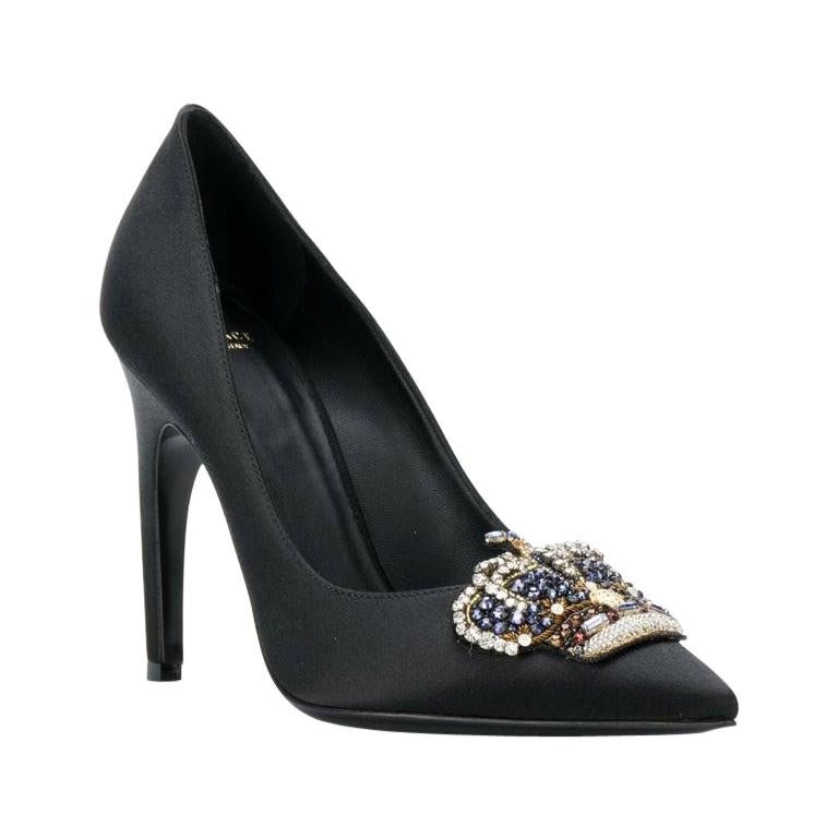 S/2018 New VERSACE Rock N' Royalty Satin Pumps In Black Sz 10 For Sale
