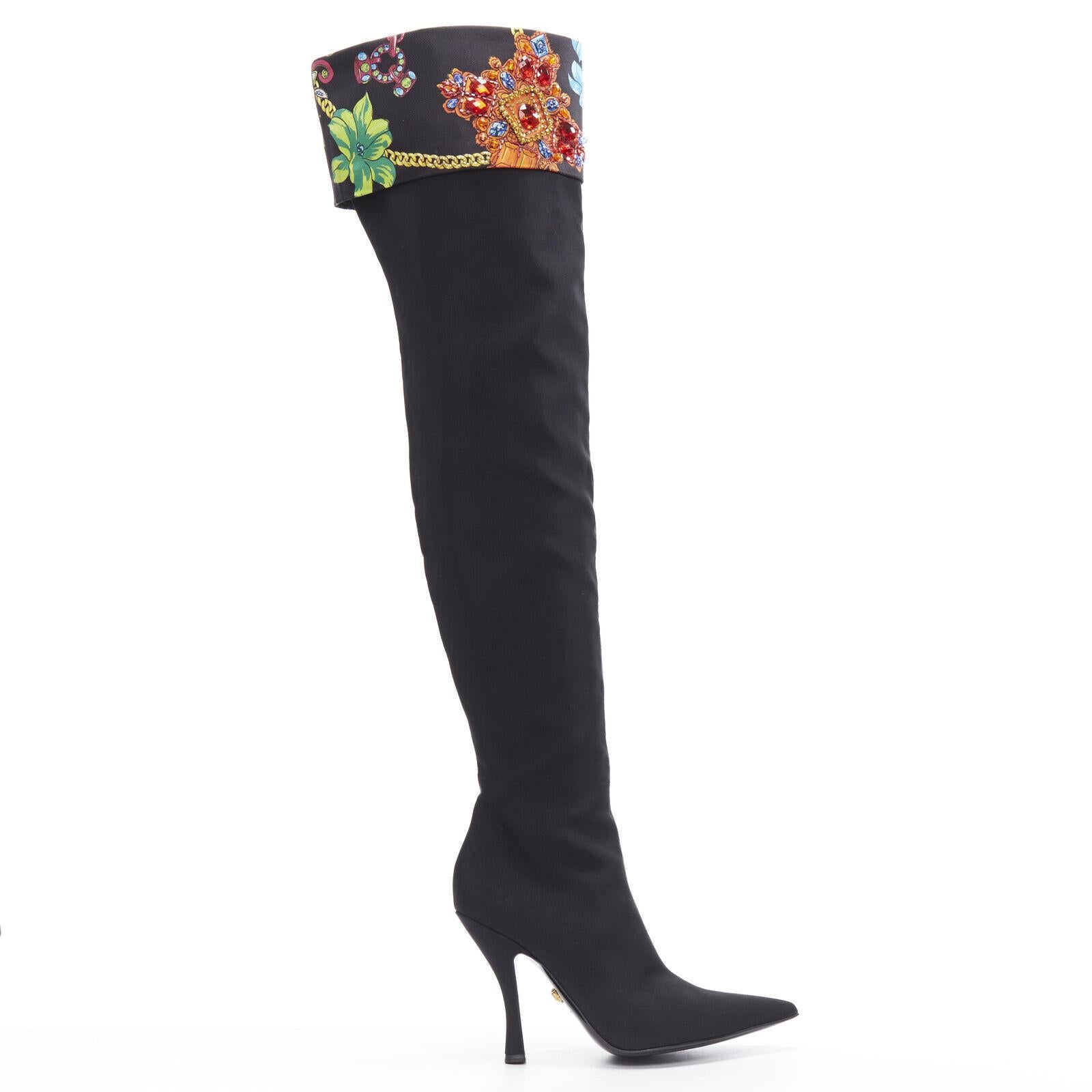 new VERSACE SS19 runway black chain crystal embellished foldover knee boot EU40
Brand: Versace
Designer: Donatella Versace
Collection: Spring Summer 2019 Look #48
Model Name / Style: Over the knee boots
Material: Fabric
Color: Black
Pattern: Solid;
