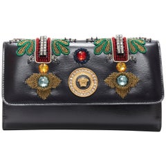 nouveau VERSACE Runway cuir noir Byzantium Cross porte-monnaie embelli sur chaîne sac