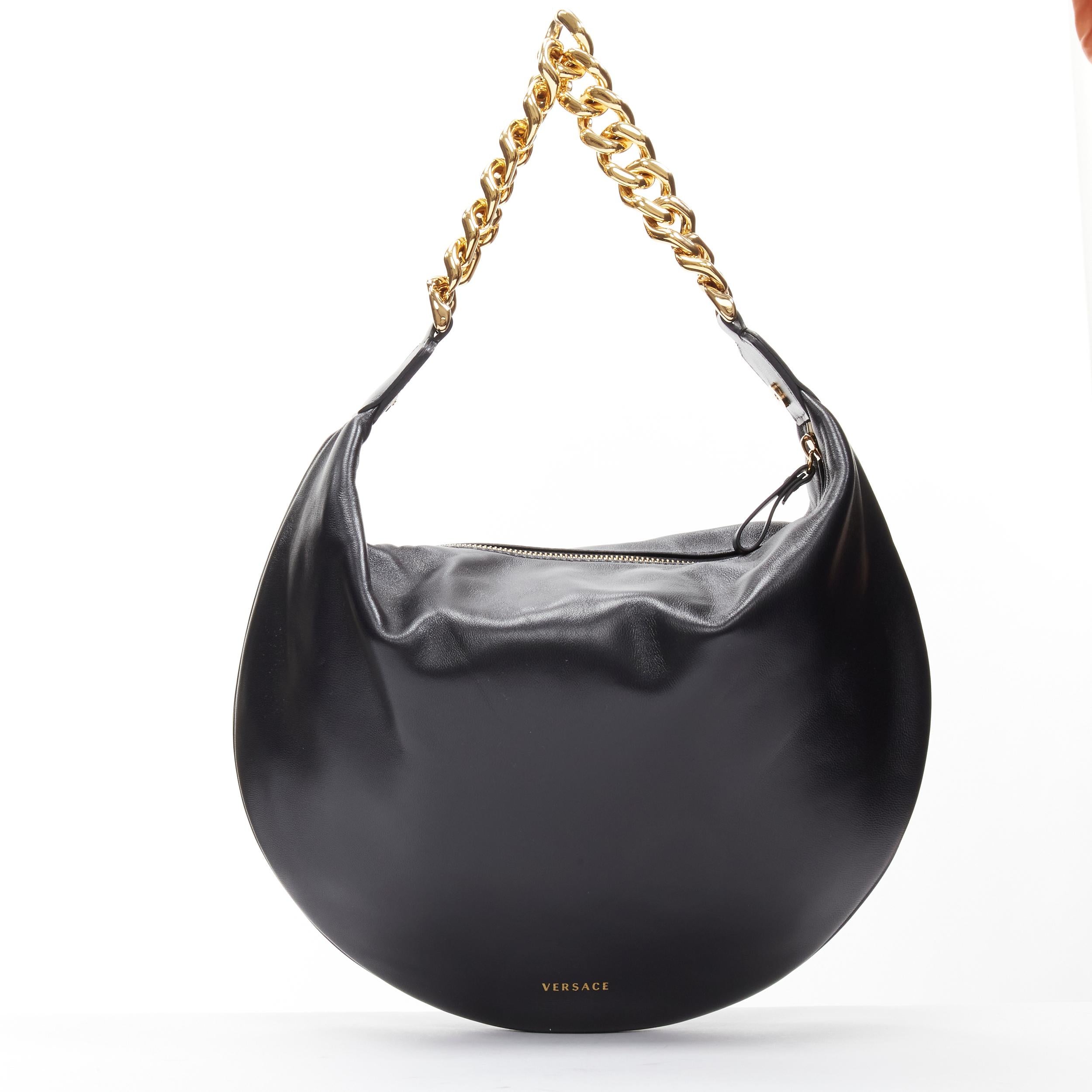 new VERSACE Runway black medusa lamb leather gold tone chain hobo top handle bag In Good Condition For Sale In Hong Kong, NT