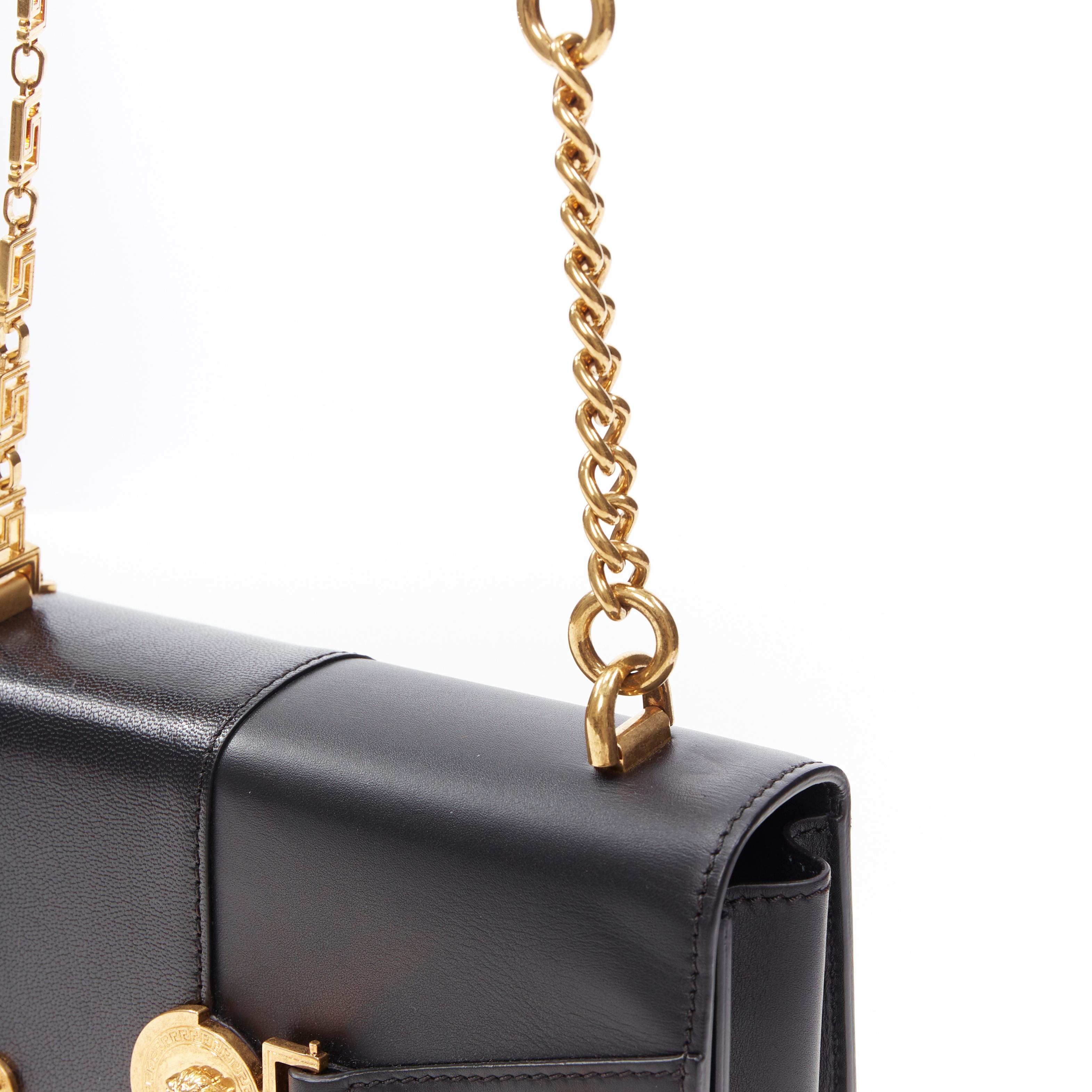 nuovo VERSACE Runway Clash nero oro Medusa borchie bondage borsa a tracolla curva 4