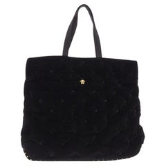 nouveau sac fourre-tout VERSACE Runway Pillow Talk en velours noir matelassé à pochette rabattable