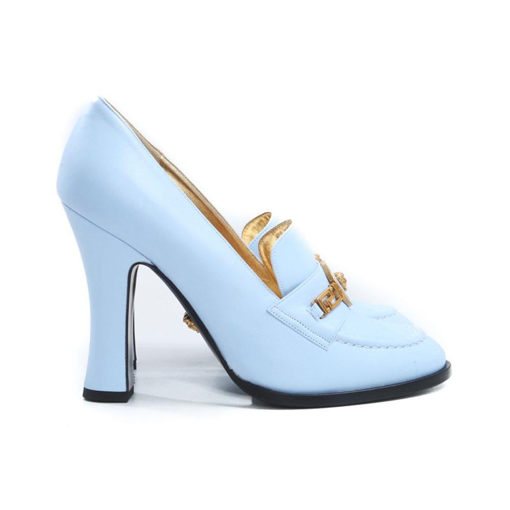 New Versace Runway S/S 2018 Baby Blue Lamb Leather Medusa Pumps Shoes 37.5 2