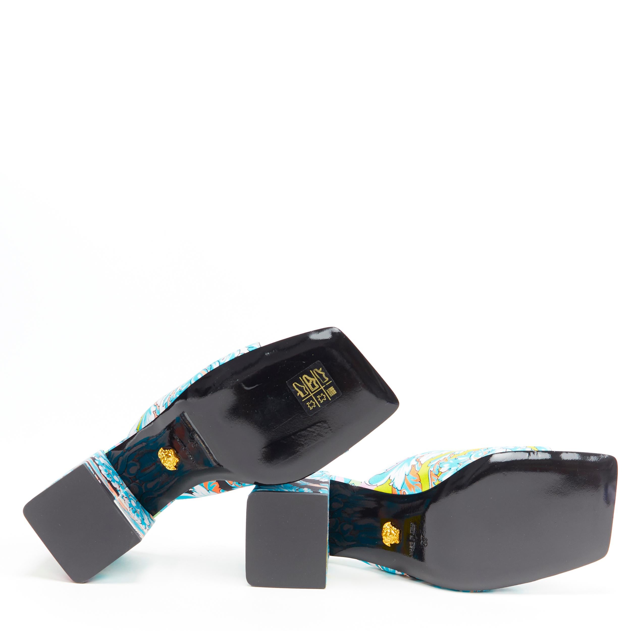 nuovo VERSACE Runway Technicolor Baroque open round toe block heel sandals EU37 1