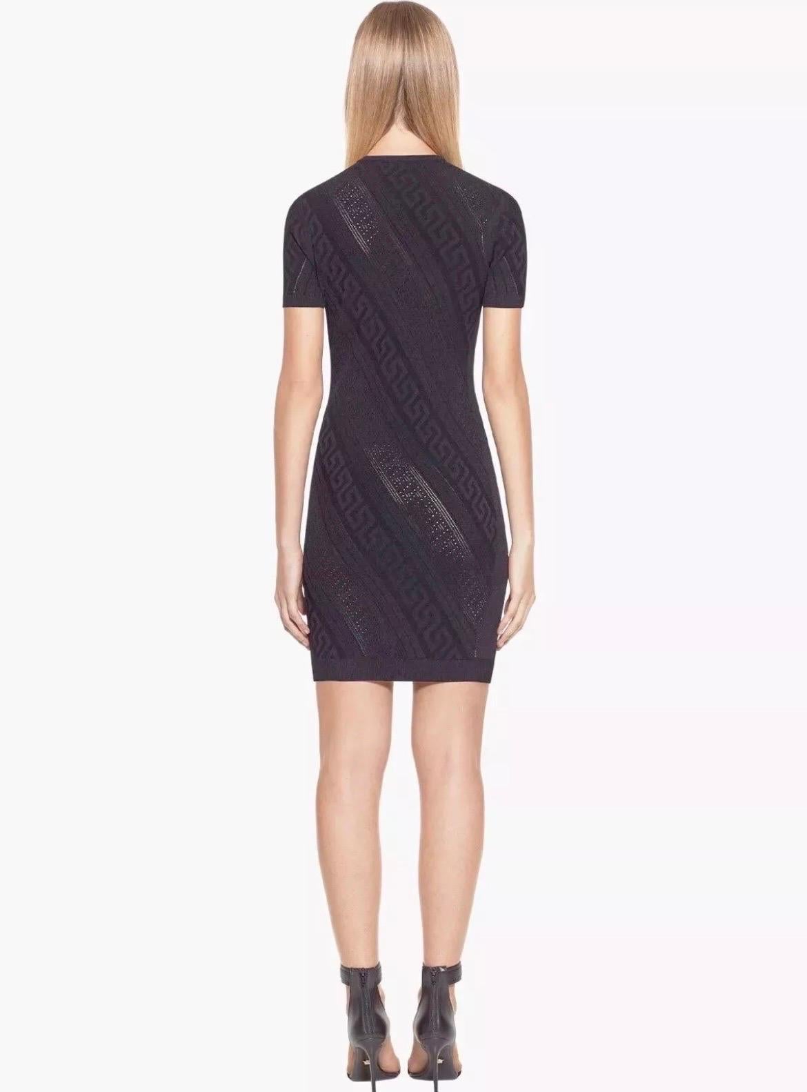 New Versace Vestito in maglia nera senza cuciture 42 - 6 In condizioni Nuovo in vendita a Montgomery, TX