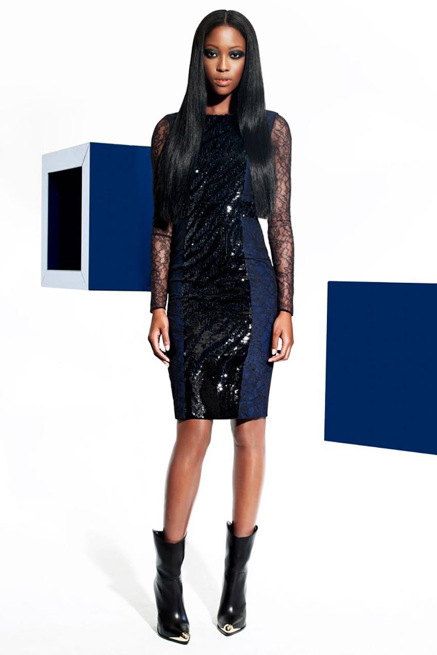 VERSACE 
Actual runway sample Pre-Fall 2012 look # 14

This Versace dress has Navy blue sequins and lace

Cutout on back

Back zipper

Long sleeve



Content: 43% viscose, 42% nylon, 15% elastane


outer fabric: 100% silk


lining: 100%