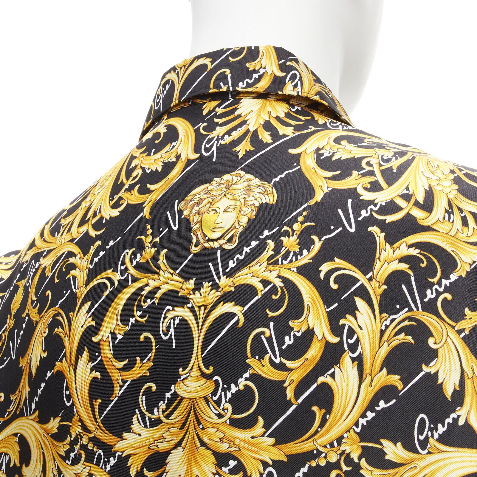 new VERSACE silk La Medusa Barocco Gianni Signature black gold shirt EU42 XL
Reference: TGAS/C01487
Brand: Versace
Designer: Donatella Versace
Model: 1002759
Collection: 2021
Material: 100% Silk
Color: Black, Gold
Pattern: Logomania
Closure: