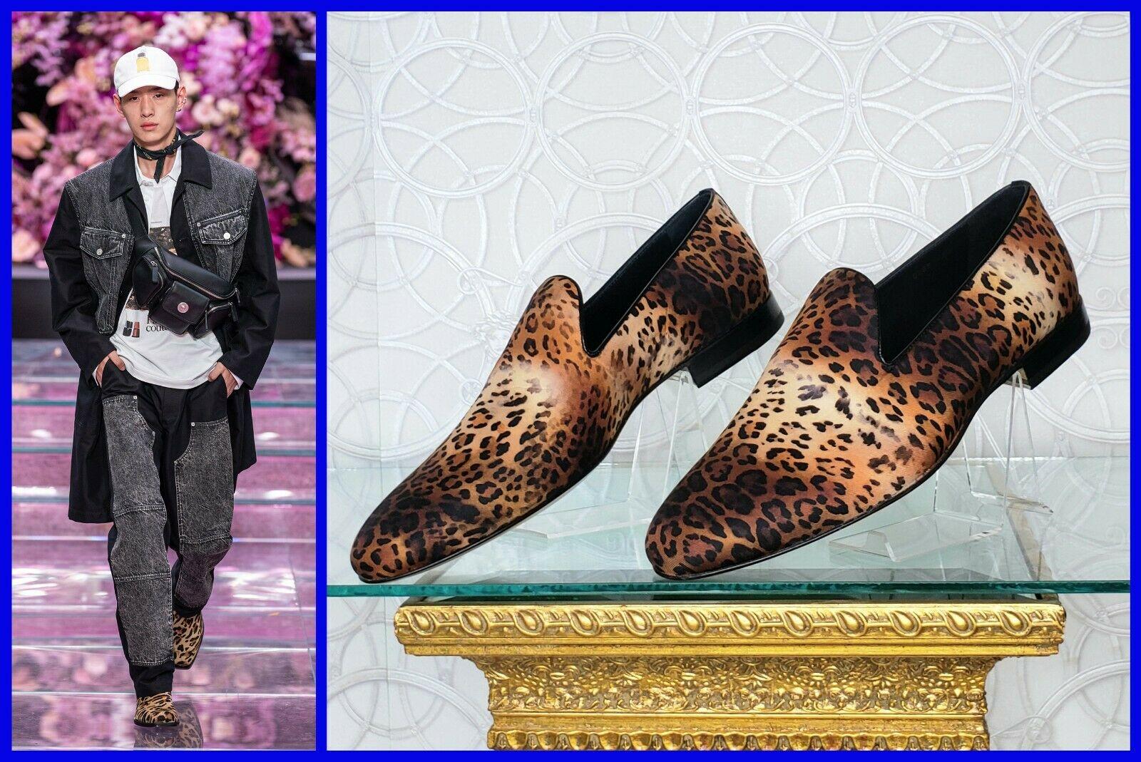 VERSACE

2020 S/S Menswear Collection

was

Tribute to Keith Flint.

Leopard Print City Silk Loafers Shoes

    

Content: 100% silk

Lining: 100% leather



Made in Italy



      Italian Size is:

42.5 - 9.5 insole 10 7/8
