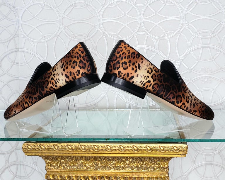 overdrivelse Ubrugelig Udvinding New Versace Silk Leopard Print Loafers Shoes 9.5; 10; 13; 14 For Sale at  1stDibs | versace cheetah shoes, cheetah print versace shoes, versace  animal print shoes