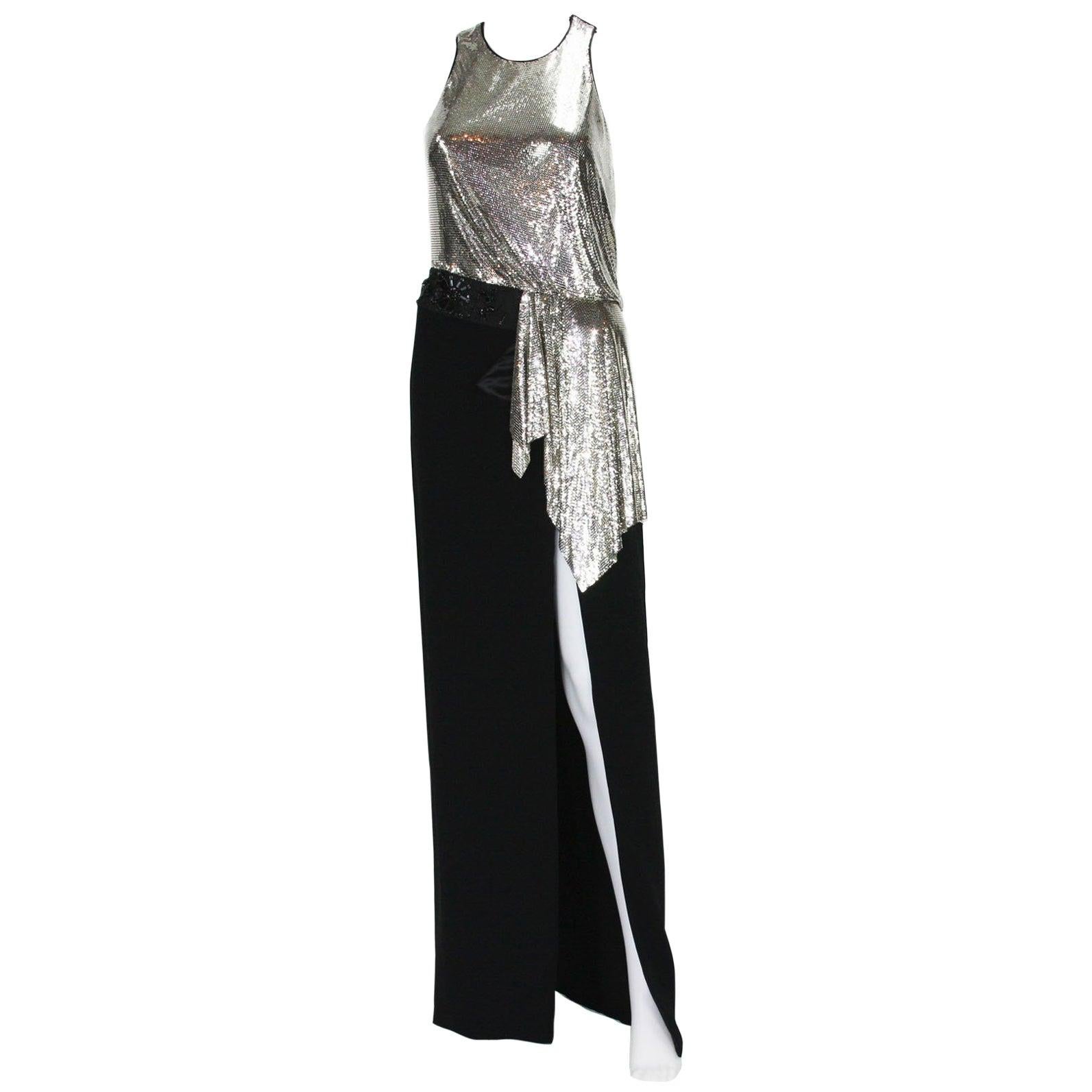 Neu Versace Silber Metallic Mesh Cut Out Schwarzes Kleid mit hohem Schlitz It Größes 42 im Angebot