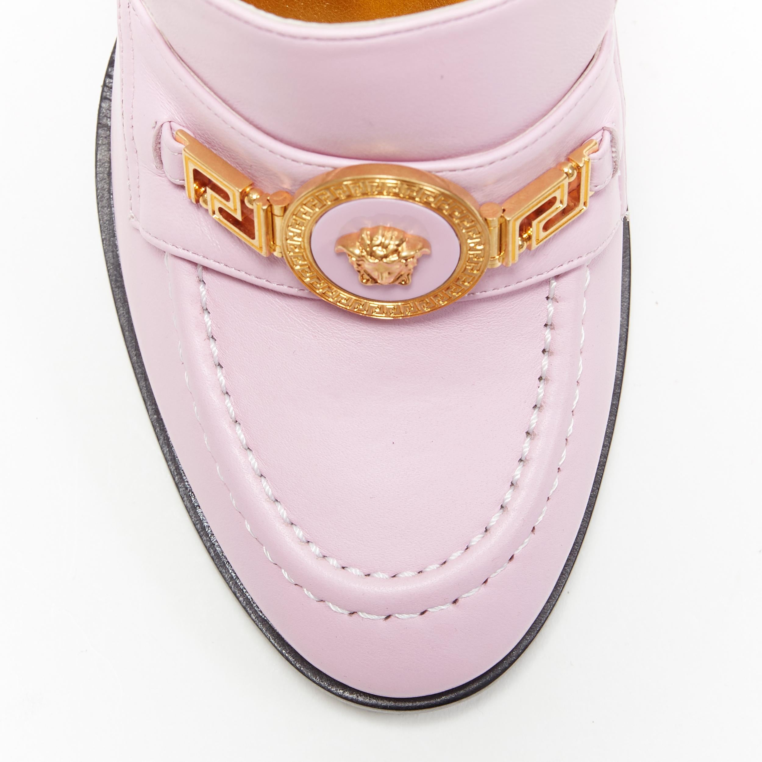 new VERSACE SS18 Tribute pastel pink Medusa greca chain high heel loafer EU38 In New Condition In Hong Kong, NT