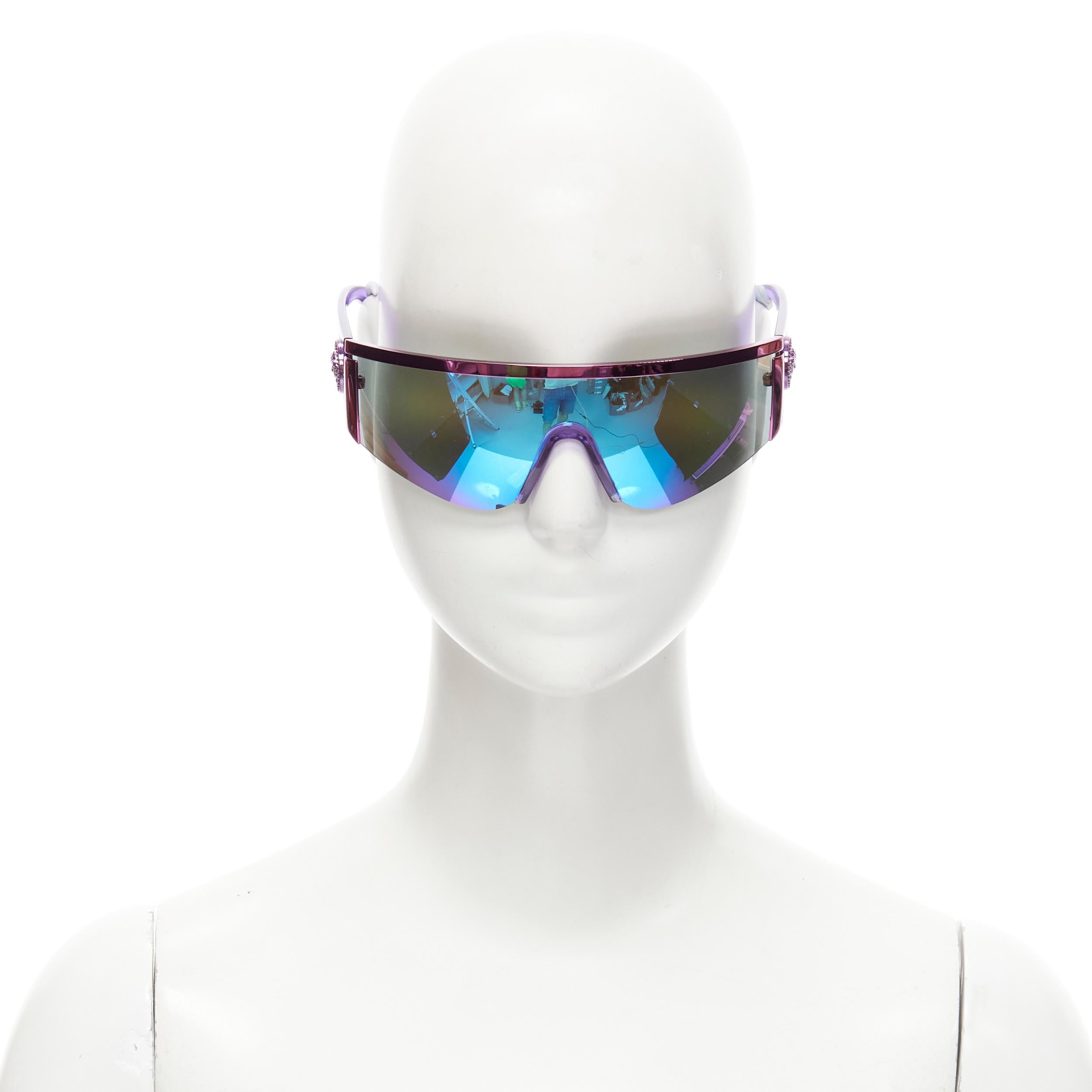 new VERSACE Tribute 2018 VE2197 Medusa purple blue mirrored shield sunglasses 
Reference: TGAS/C00184 
Brand: Versace 
Collection: Tribute 
Material: Metal 
Color: Purple 
Pattern: Solid 
Extra Detail: From the 2018 Tribute collection. Purple resin