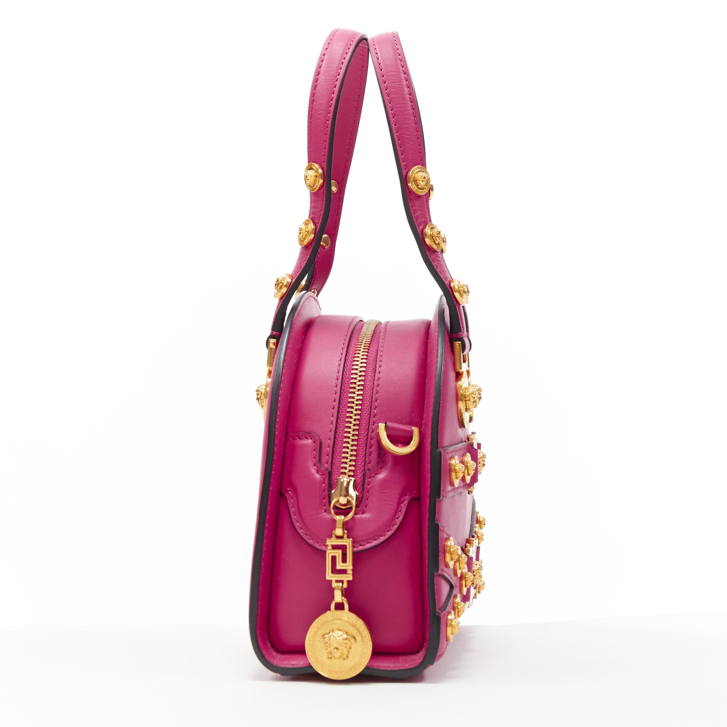 nuovo VERSACE Tribute Medallion Small Bowling rosa tracolla bondage Borsa con borchie Medusa In condizioni Nuovo a Hong Kong, NT