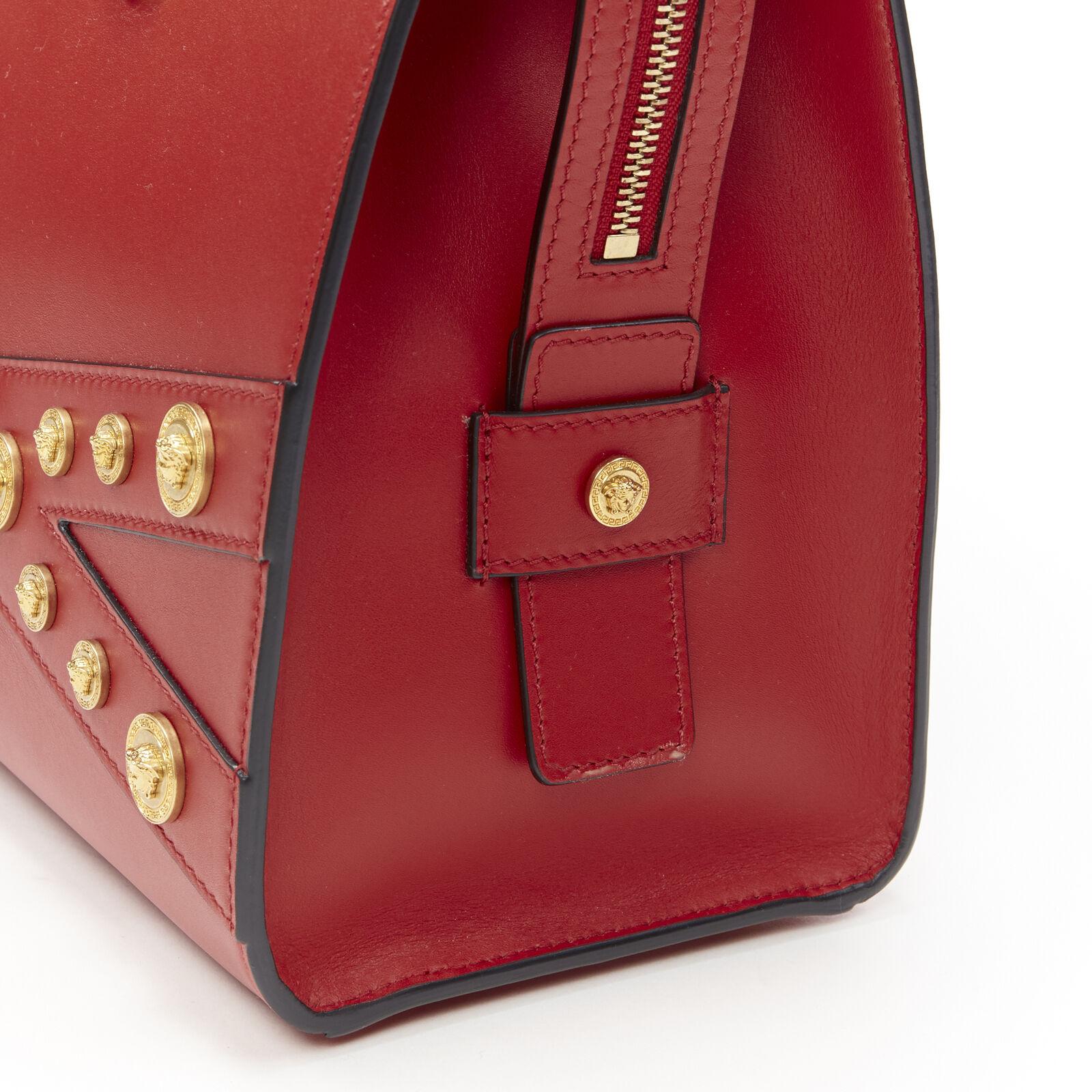 Nuovo VERSACE Tribute Tote Medium rosso Bondage Medusa Borsa a tracolla con borchie dorate 3