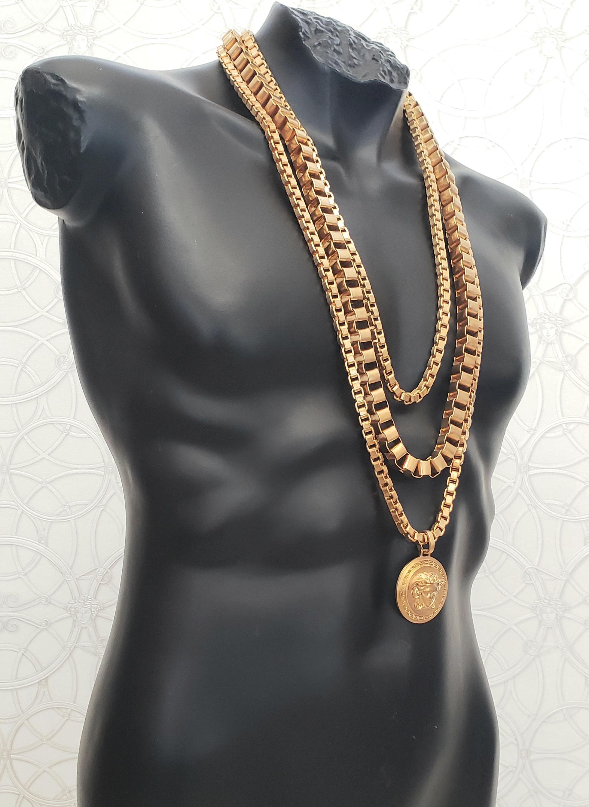 versace pearl necklace