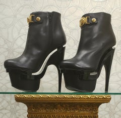 New VERSACE TRIPLE PLATFORM BLACK LEATHER BOOTIE BOOTS all sizes