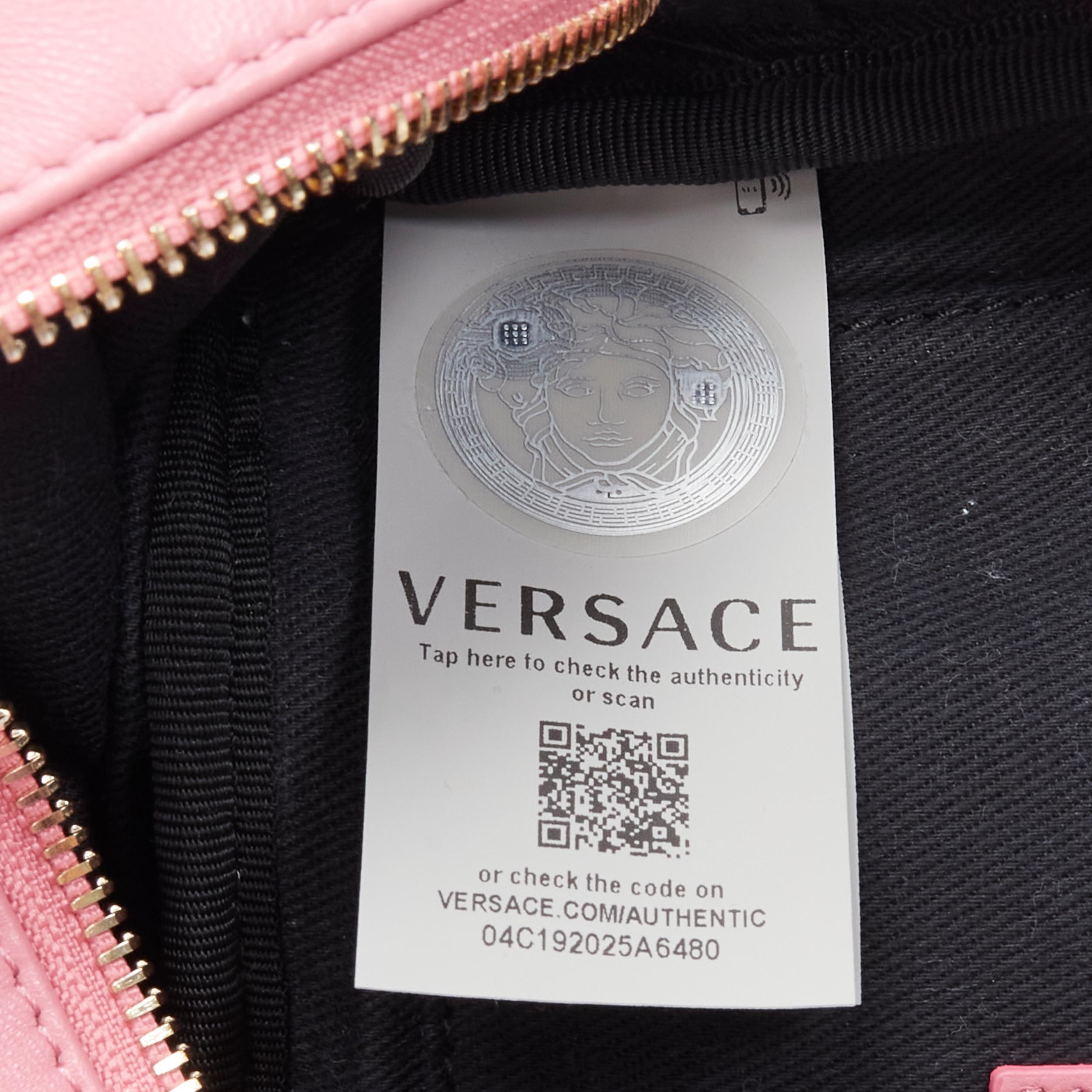 VERSACE Vanitas Barocke gesteppte rosa Leder-Gold Medusa Crossbody Taille Tasche im Angebot 4
