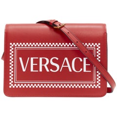 VERSACE Vintage Logo 90er Box mit erstklassiger Klappe vorne Crossbody Umhängetasche