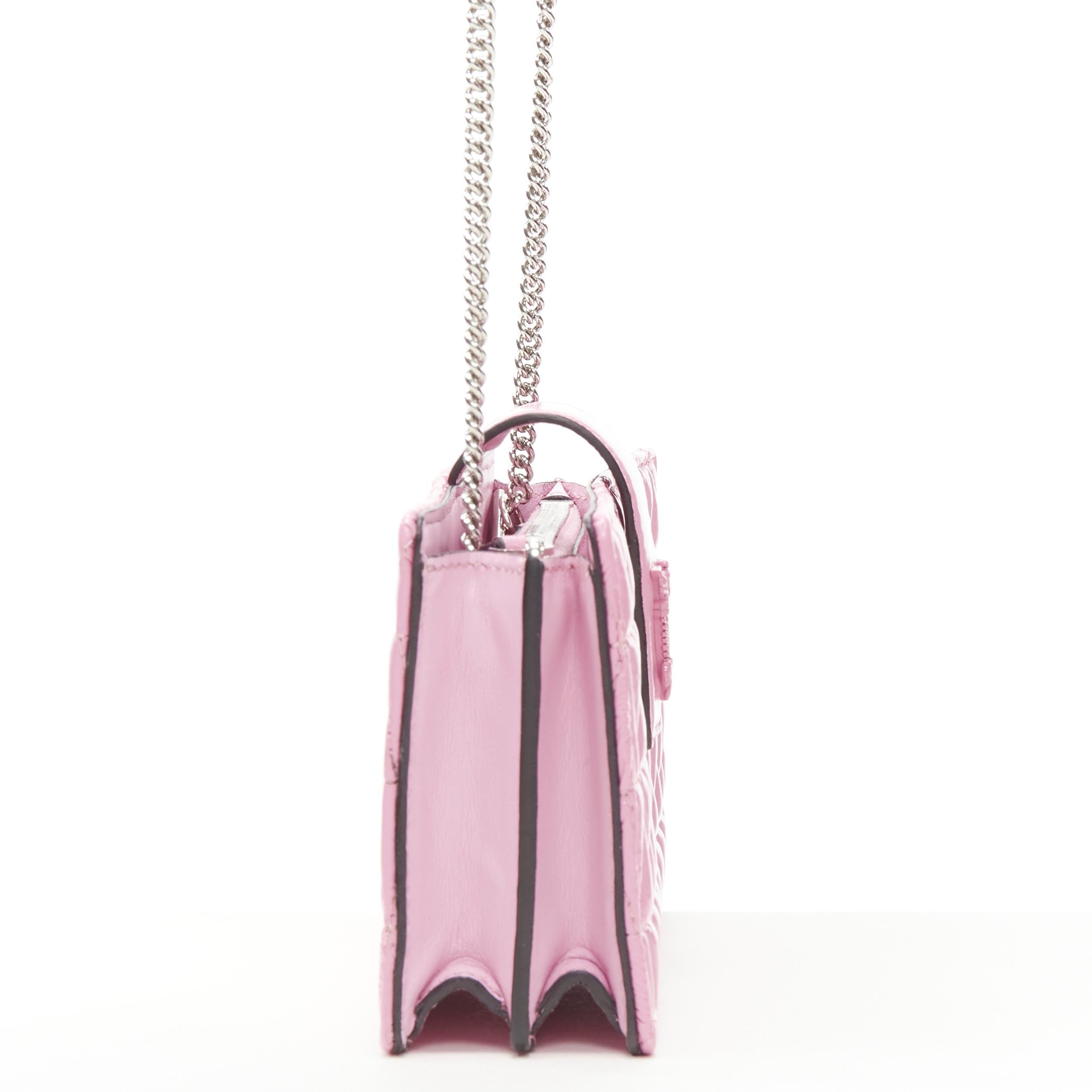 new VERSACE Virtus pink patent leather Barocco V quilted crossbody chain bag In New Condition In Hong Kong, NT