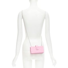 neu VERSACE Virtus Runway Barocco V gesteppte Crossbody-Tasche aus rosa Lack