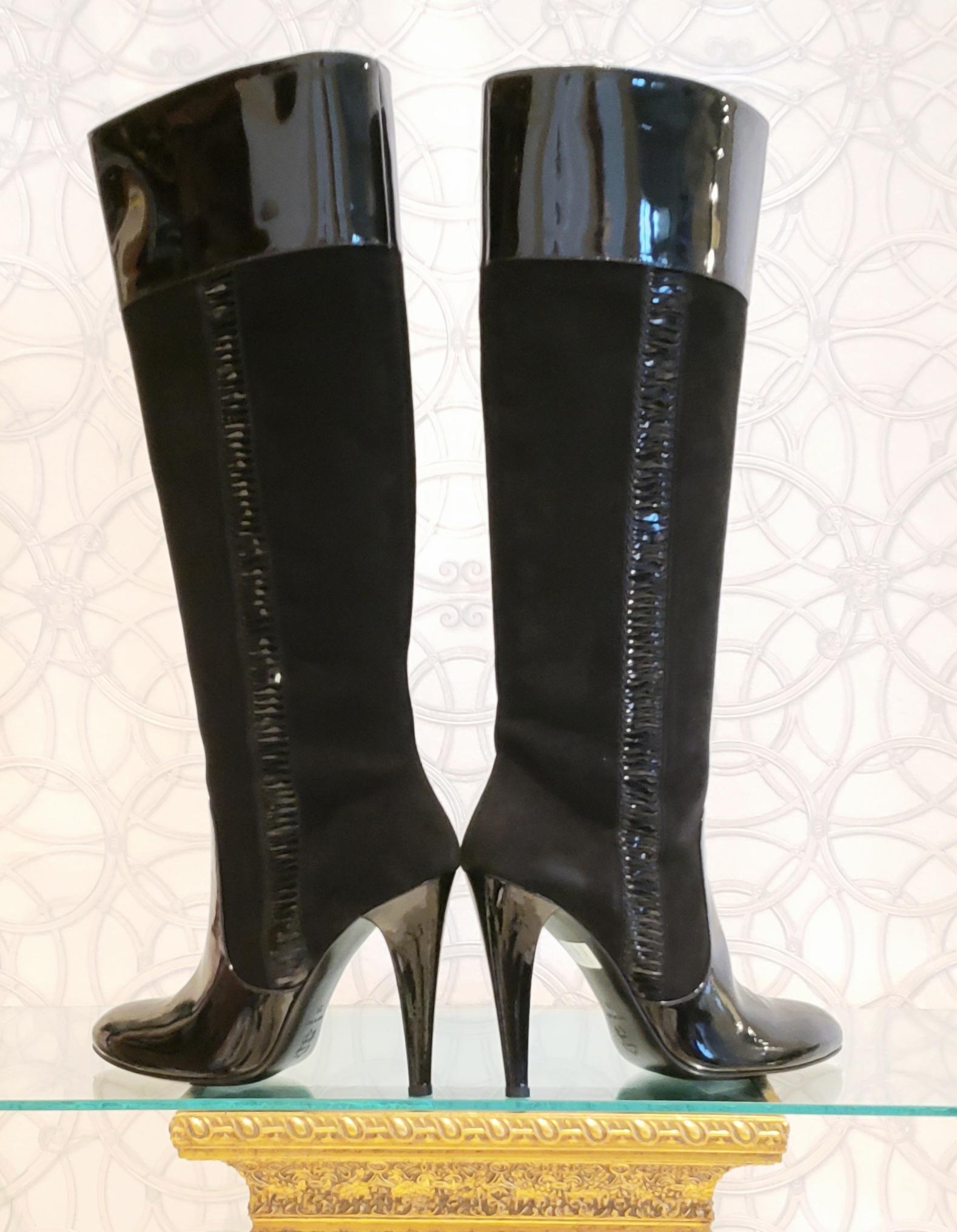 NEW VERSACE VJC BLACK SUEDE BOOTS with PATENT LEATHER INSERTS 39 - 9 For Sale 2