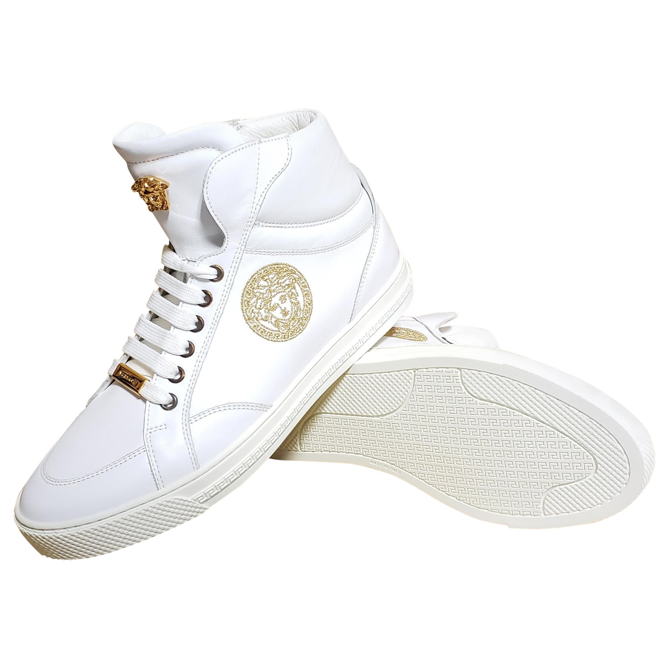 NEW VERSACE WHITE LEATHER SNEAKERS w/EMBROIDERED GOLD MEDUSA 39.5 - 6.5 For  Sale at 1stDibs | white and gold versace shoes, versace white sneakers, white  versace shoes
