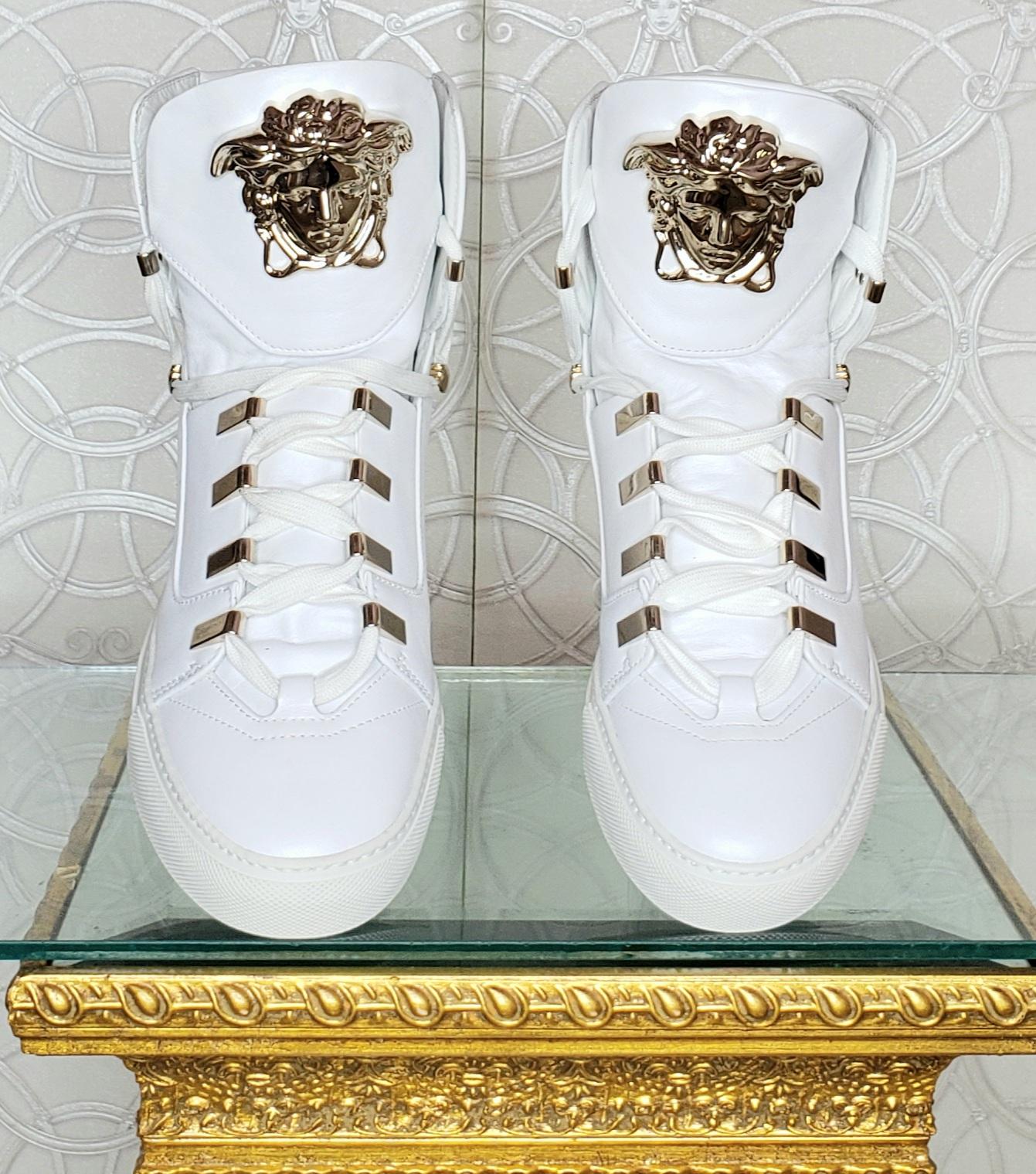 NEW VERSACE WHITE LEATHER SNEAKERS with 3D GOLD MEDUSA Sz 38 - 8 For Sale 1