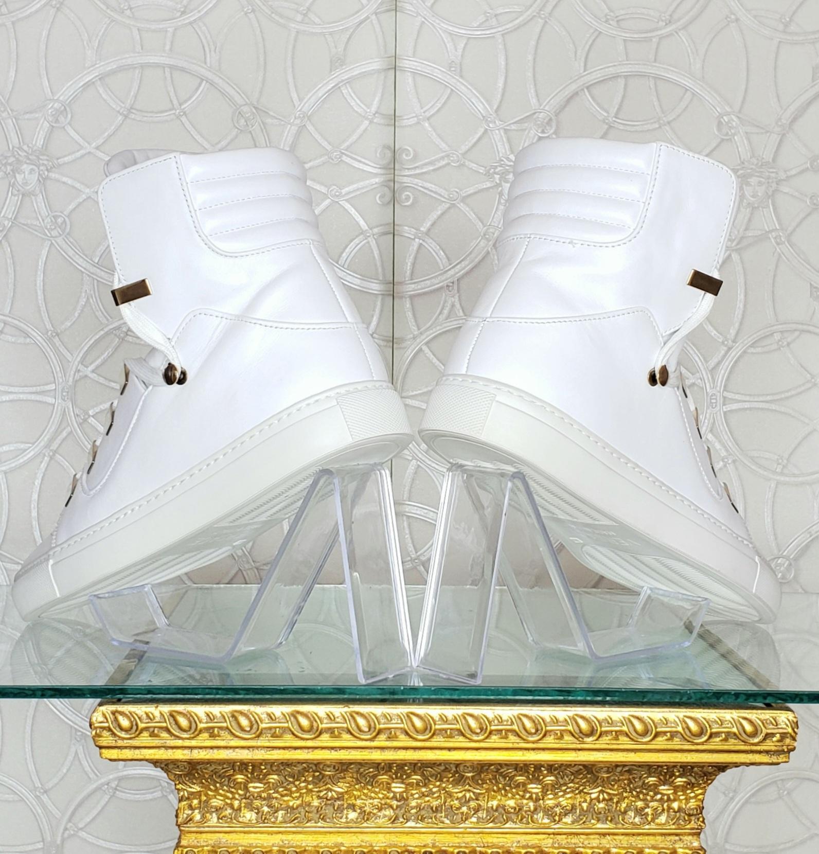 NEW VERSACE WHITE LEATHER SNEAKERS with 3D GOLD MEDUSA Sz 38 - 8 For Sale 3