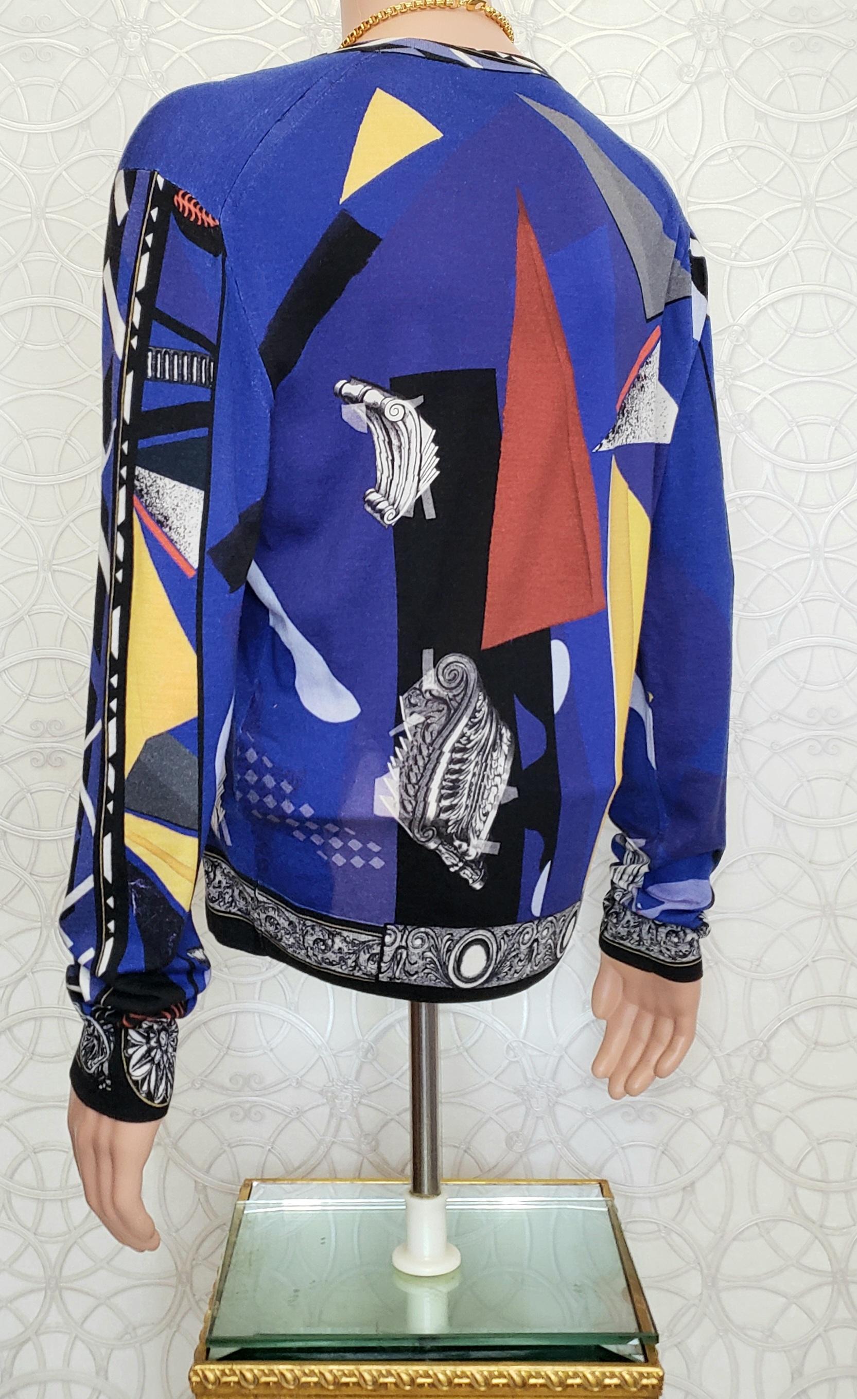 NEW VERSACE WOOL SWEATER with ANTIQUE PRINT size 50 - L as seen on Stephen For Sale 2