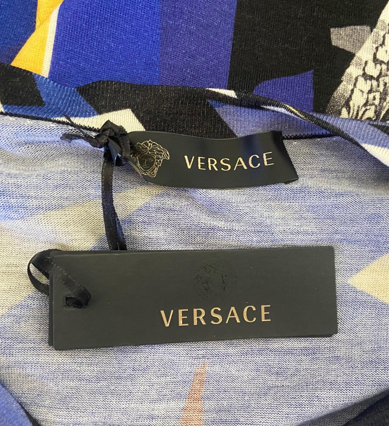 NEW VERSACE WOOL SWEATER with ANTIQUE PRINT size 50 - L as seen on Stephen For Sale 4